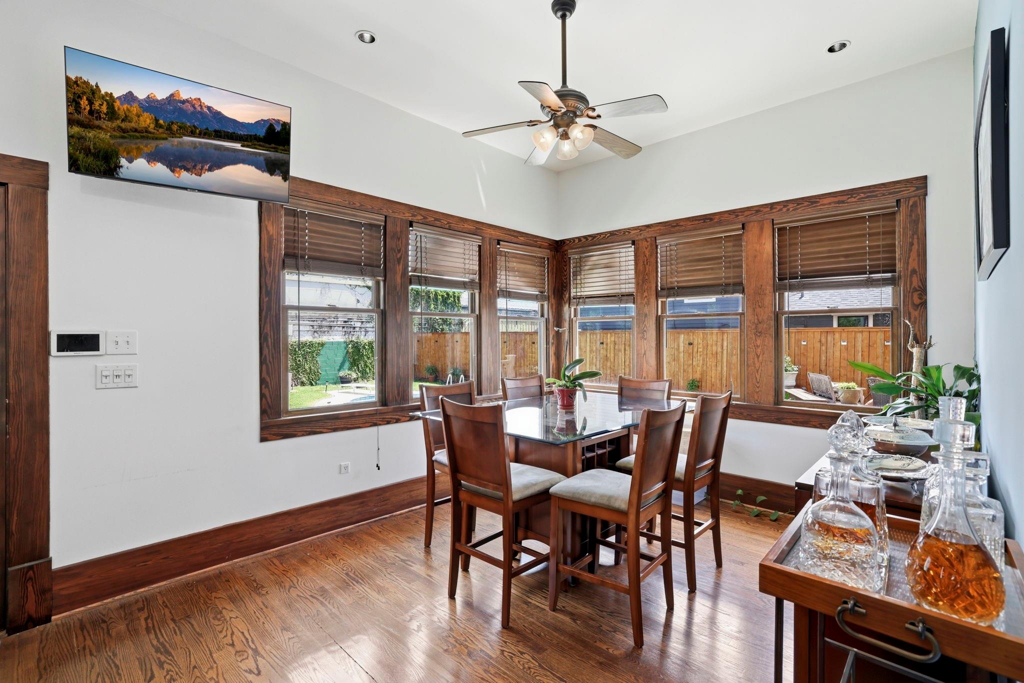 3222 Morrison Street