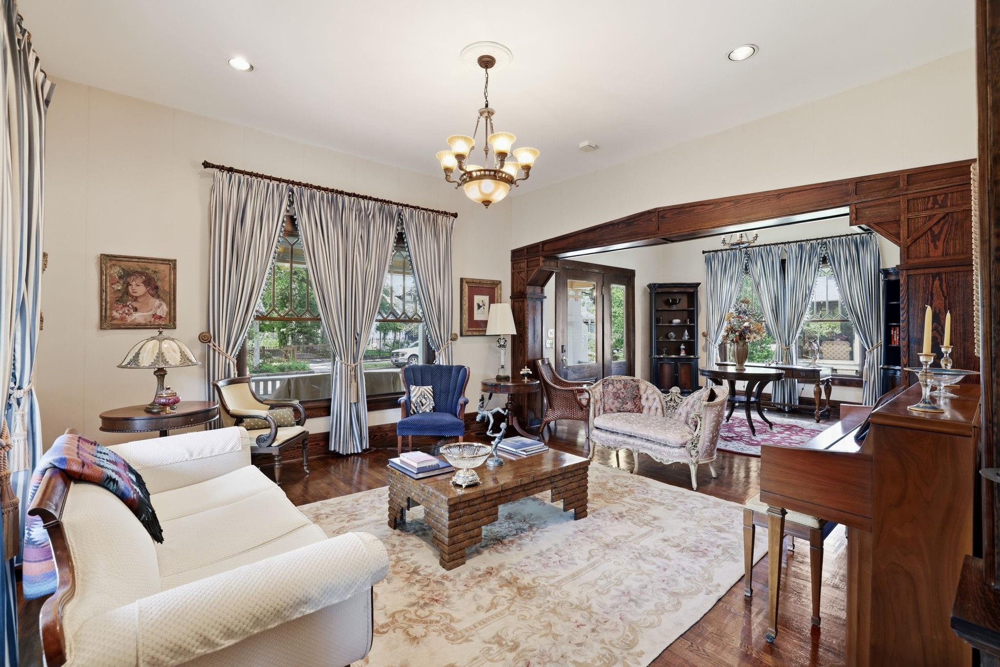 3222 Morrison Street