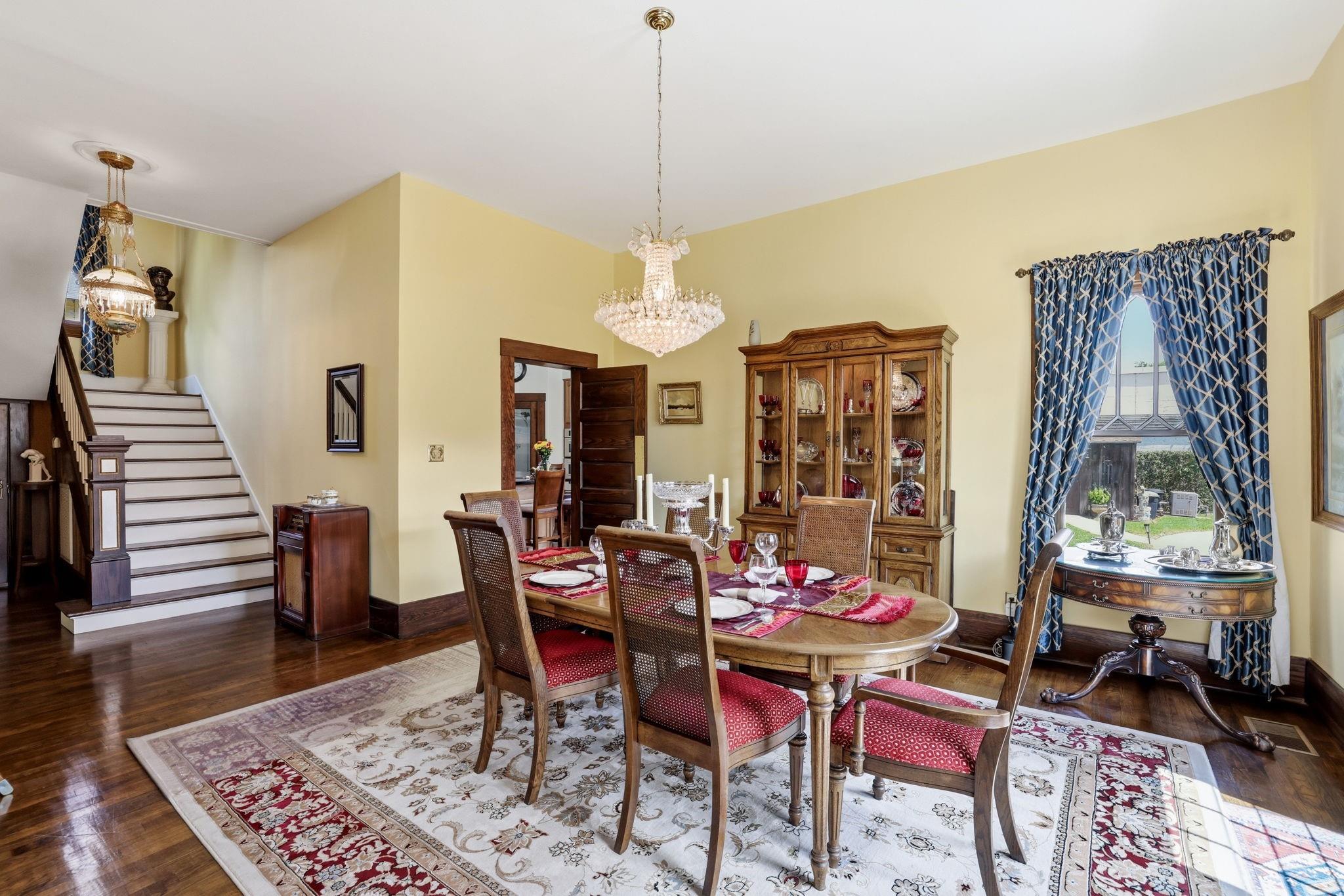 3222 Morrison Street