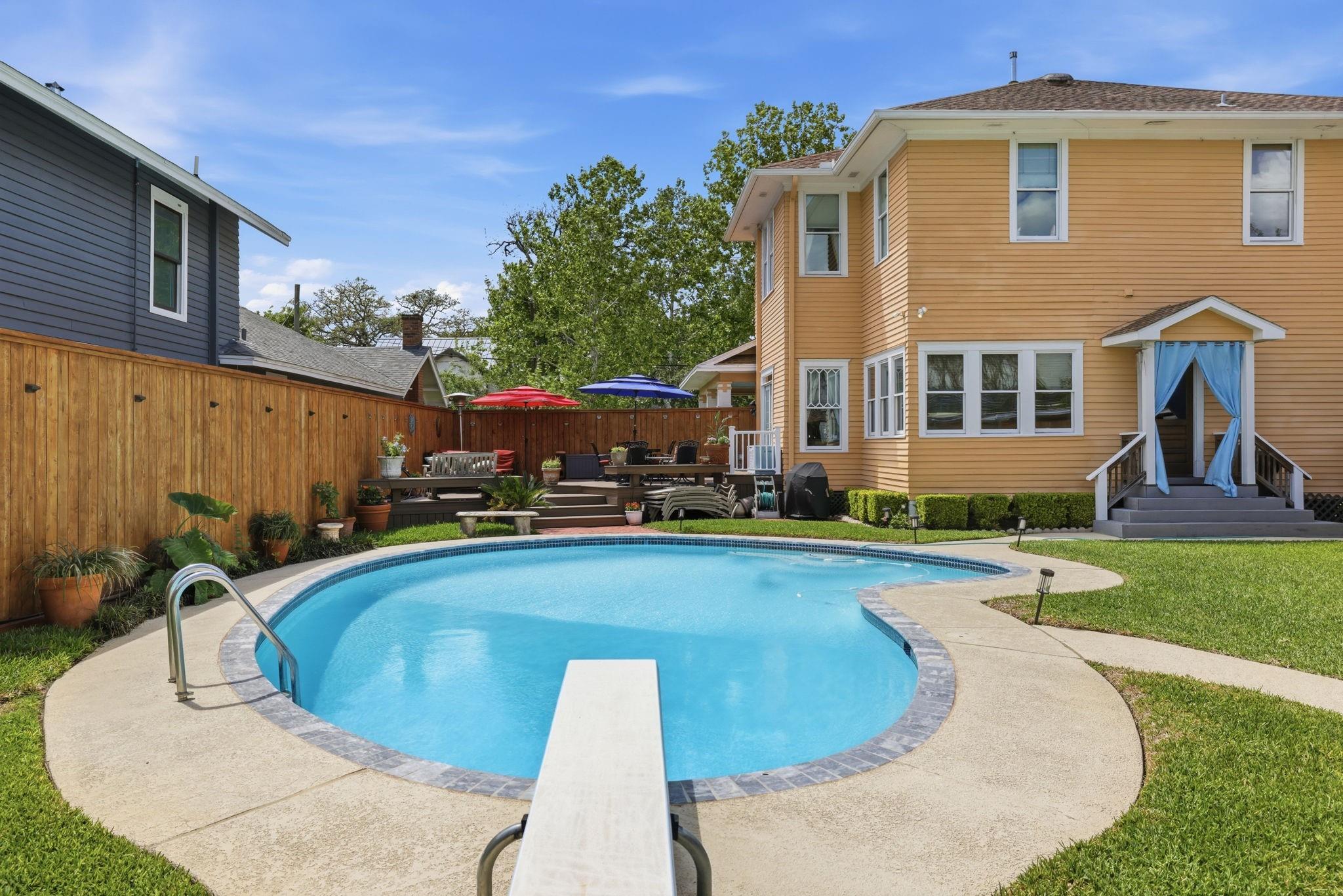 3222 Morrison Street