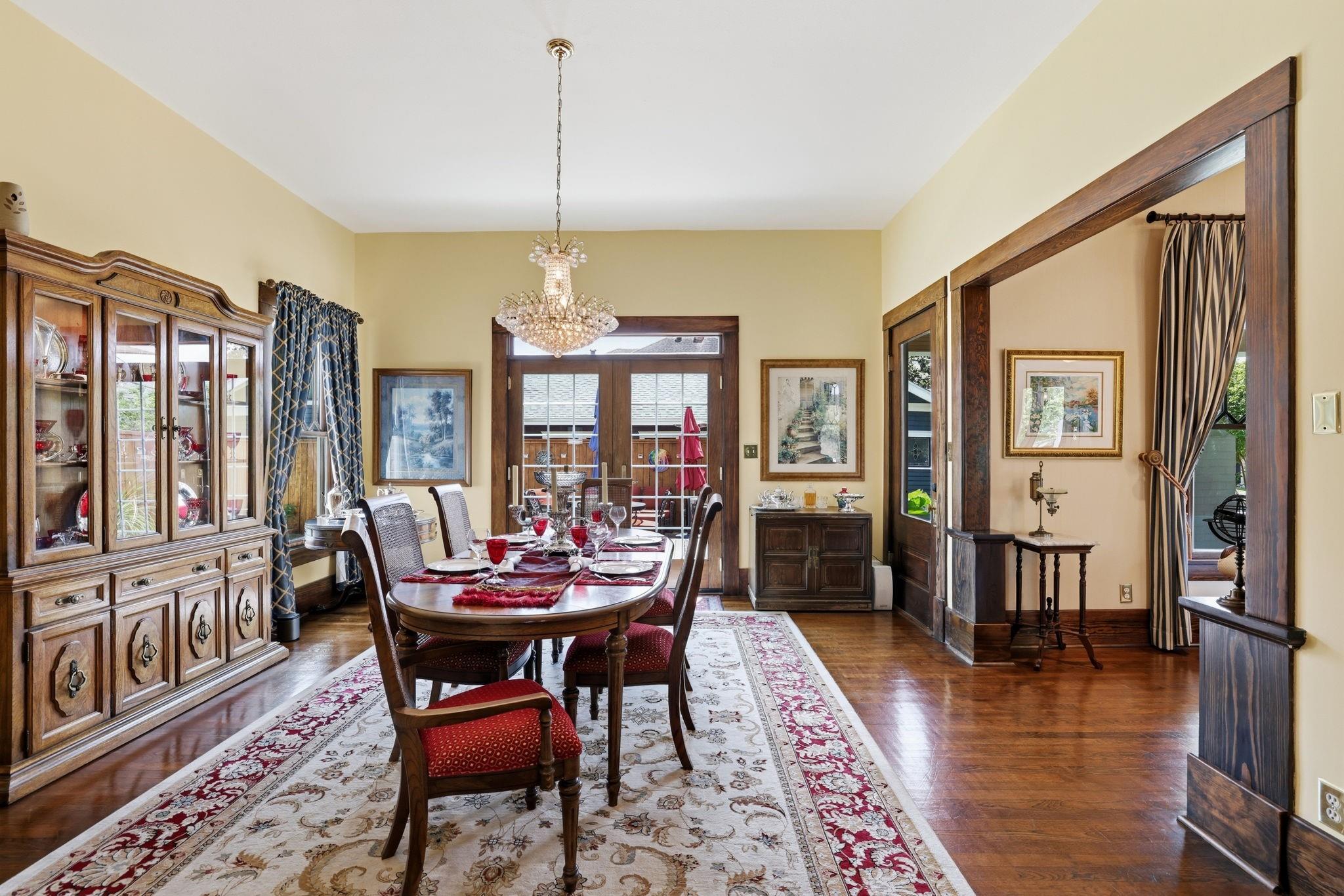 3222 Morrison Street