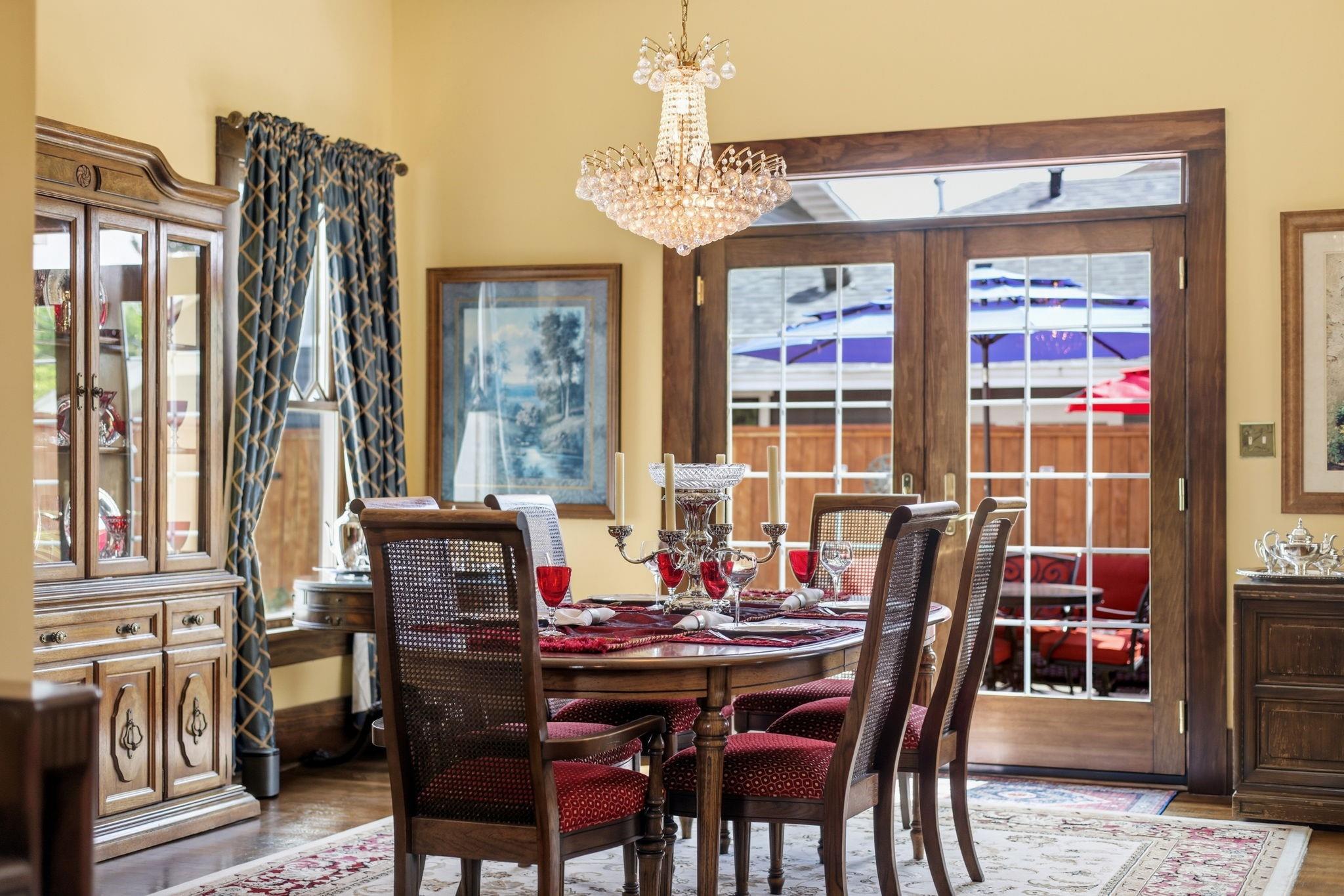 3222 Morrison Street