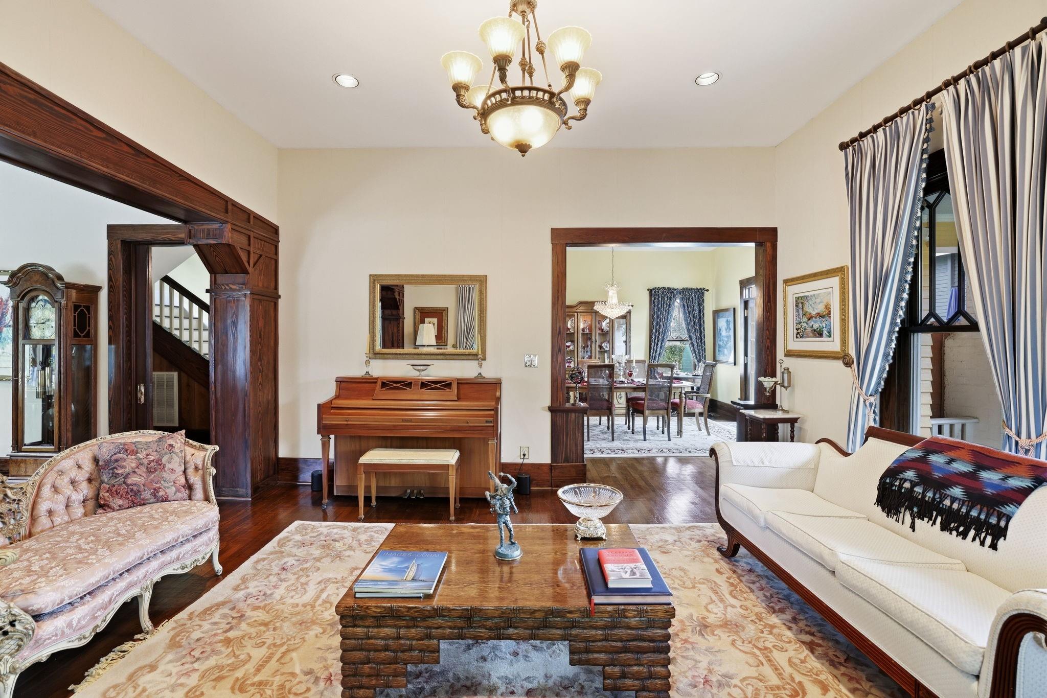 3222 Morrison Street