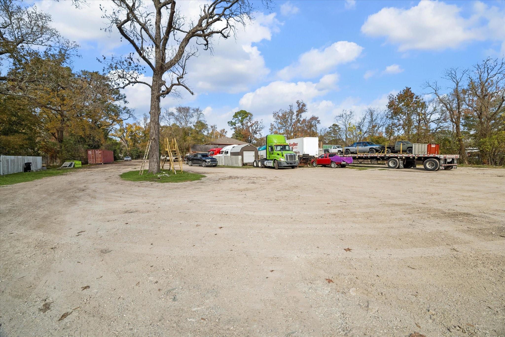 9114 1/2 N Green River Drive