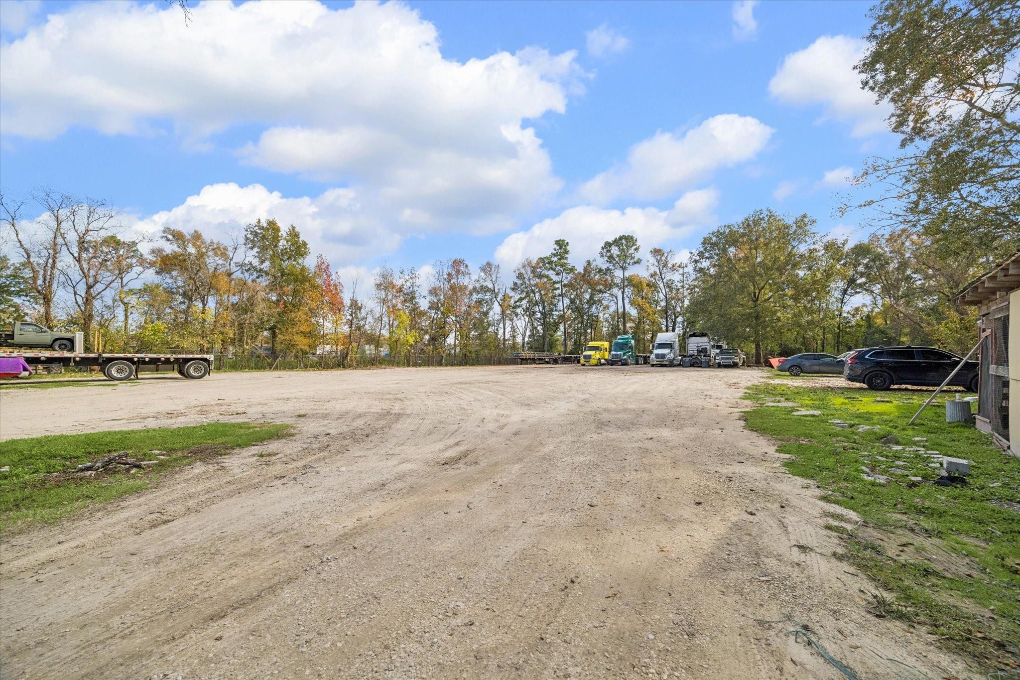 9114 1/2 N Green River Drive