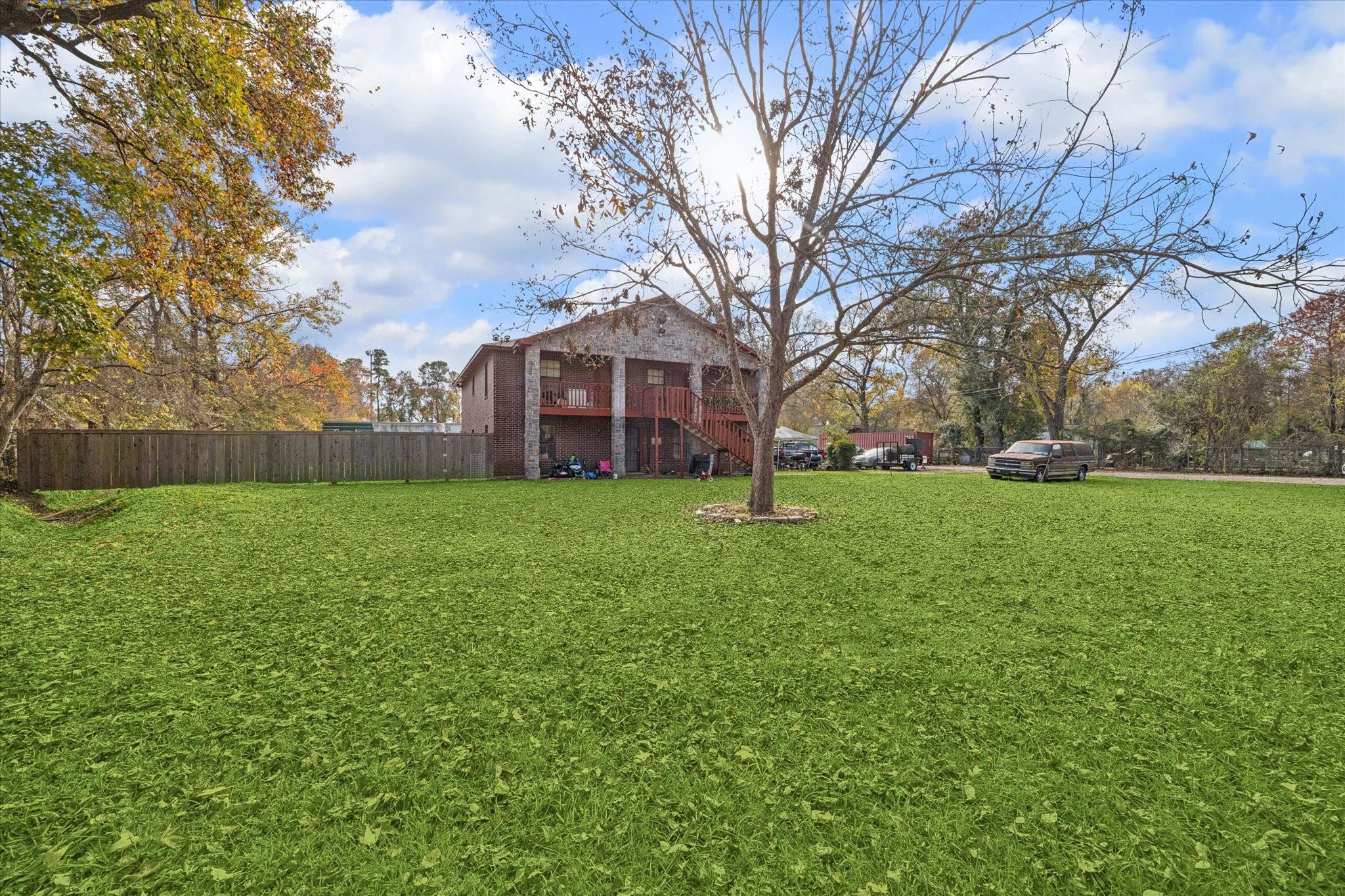 9114 1/2 N Green River Drive