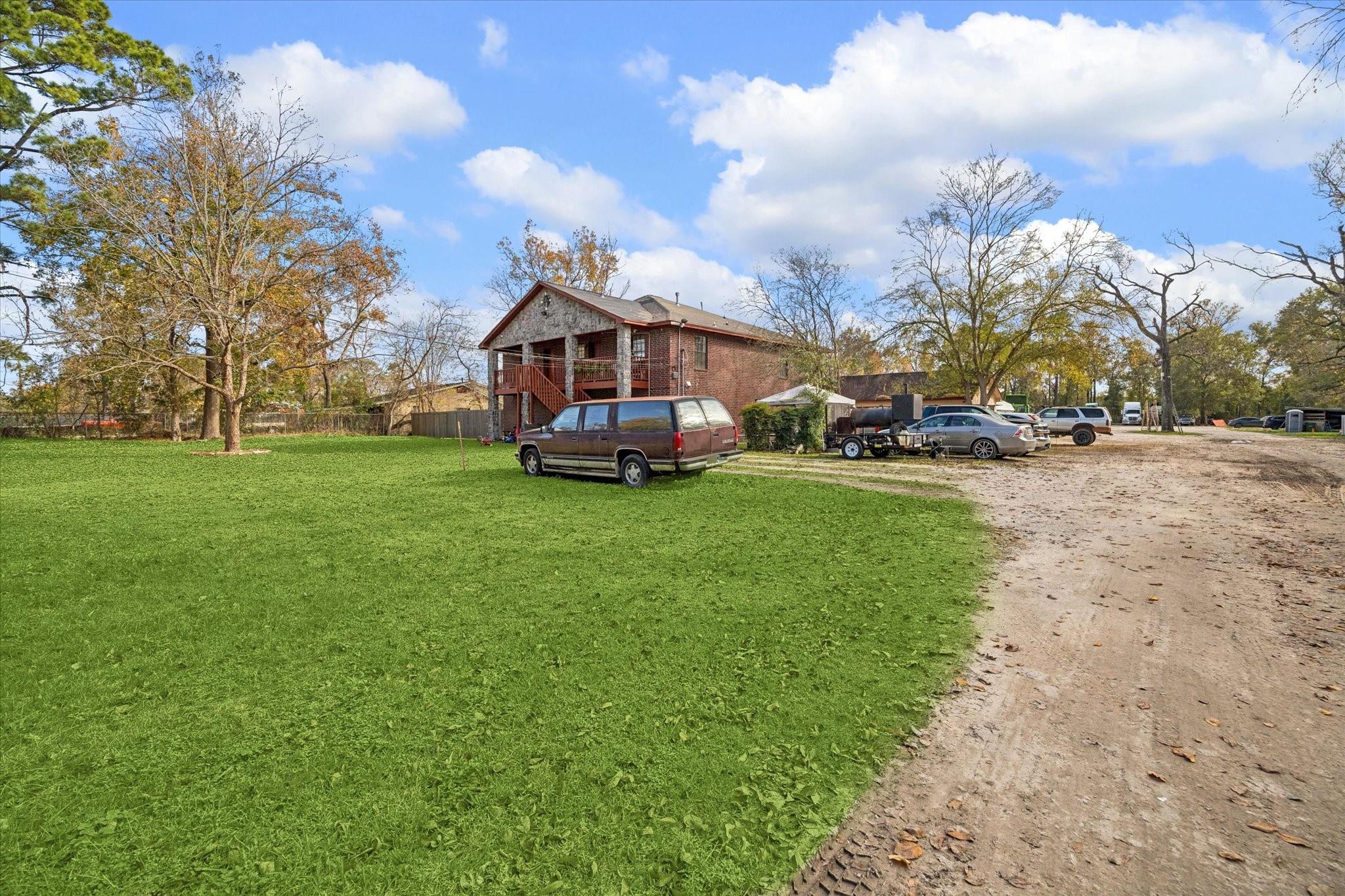 9114 1/2 N Green River Drive