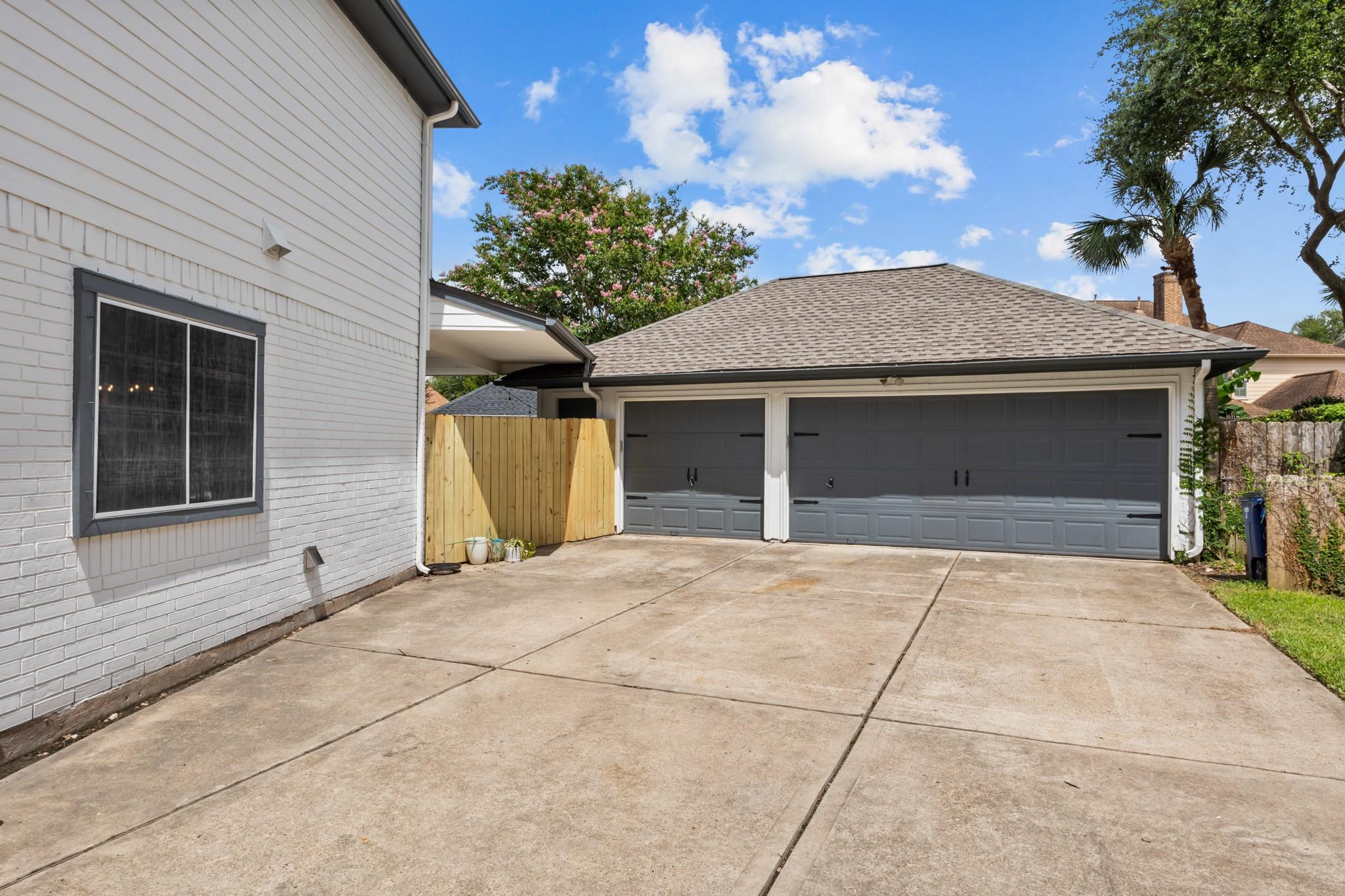 2413 Sawgrass Court