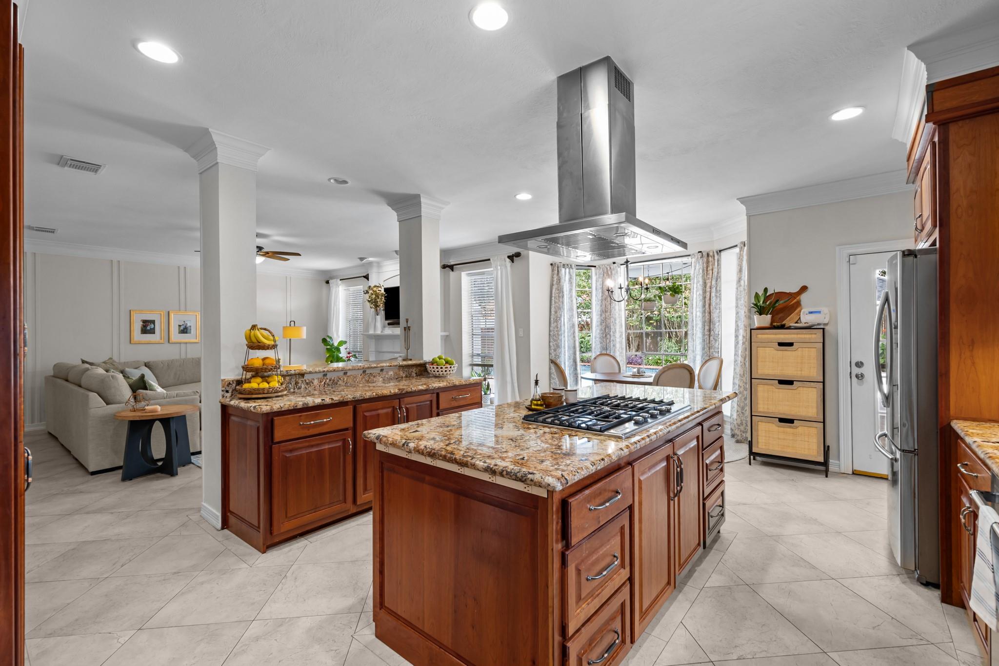 2413 Sawgrass Court