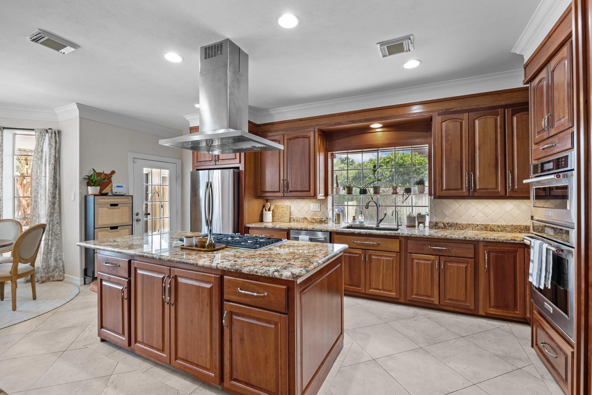 2413 Sawgrass Court