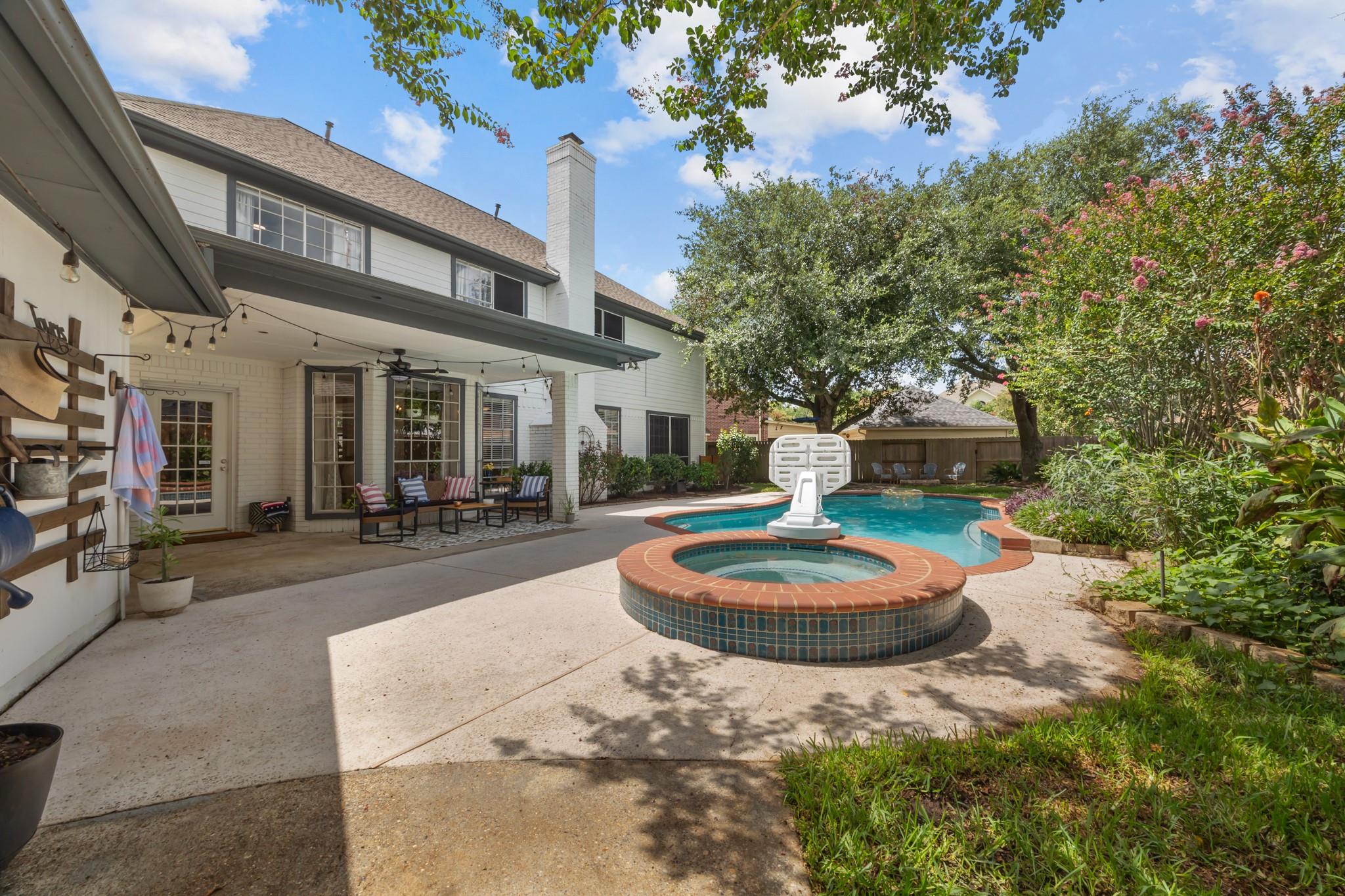 2413 Sawgrass Court