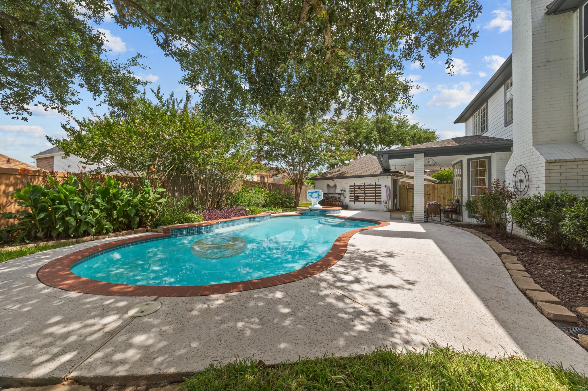 2413 Sawgrass Court