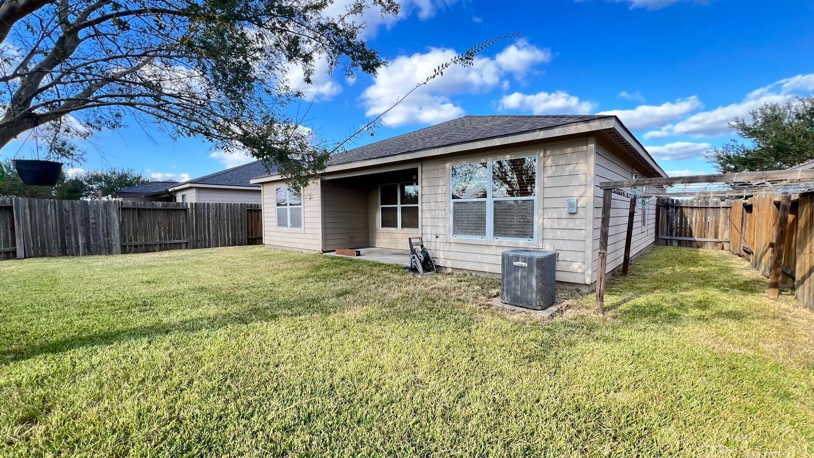 6906 Clover Walk Lane