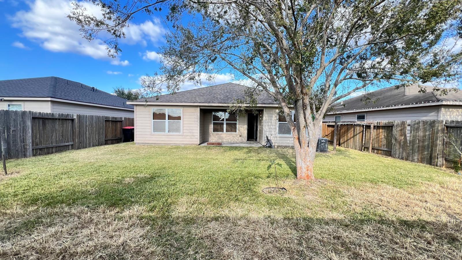 6906 Clover Walk Lane