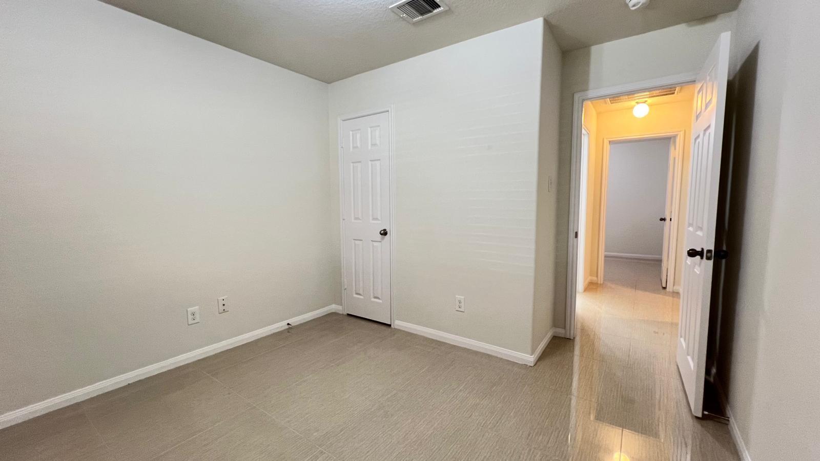 6906 Clover Walk Lane