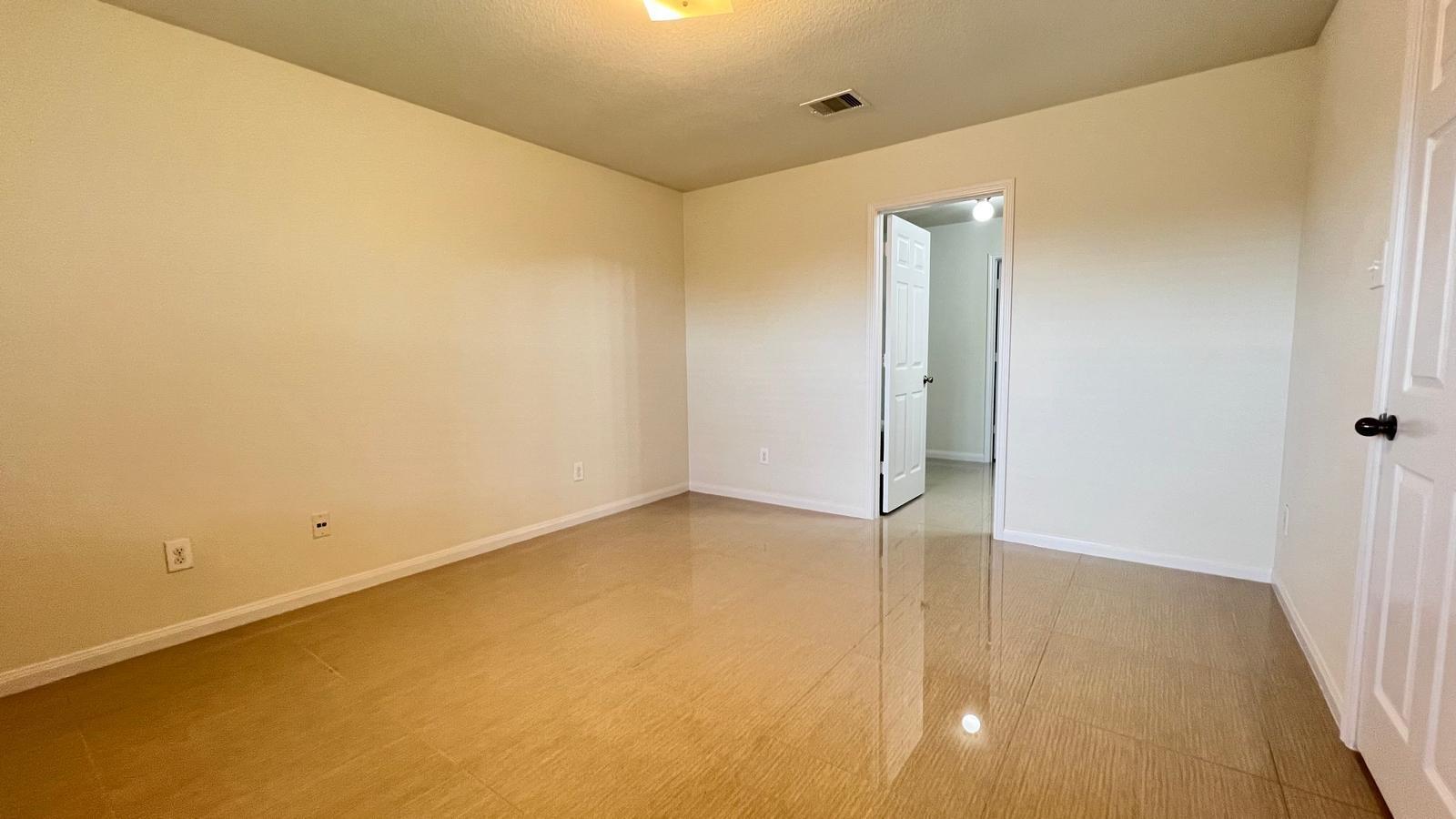 6906 Clover Walk Lane