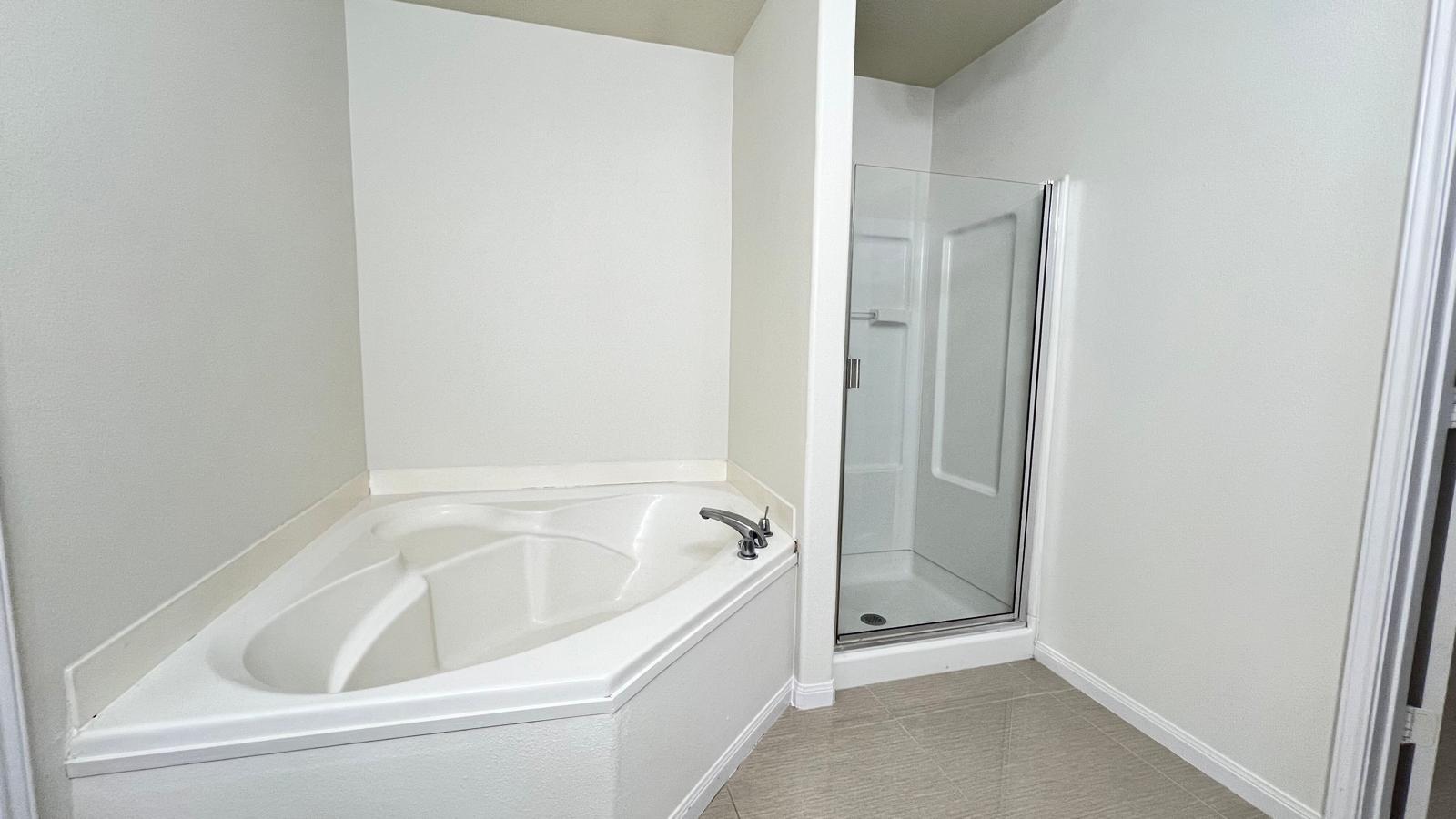 6906 Clover Walk Lane