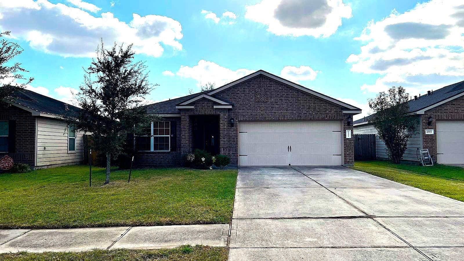 6906 Clover Walk Lane