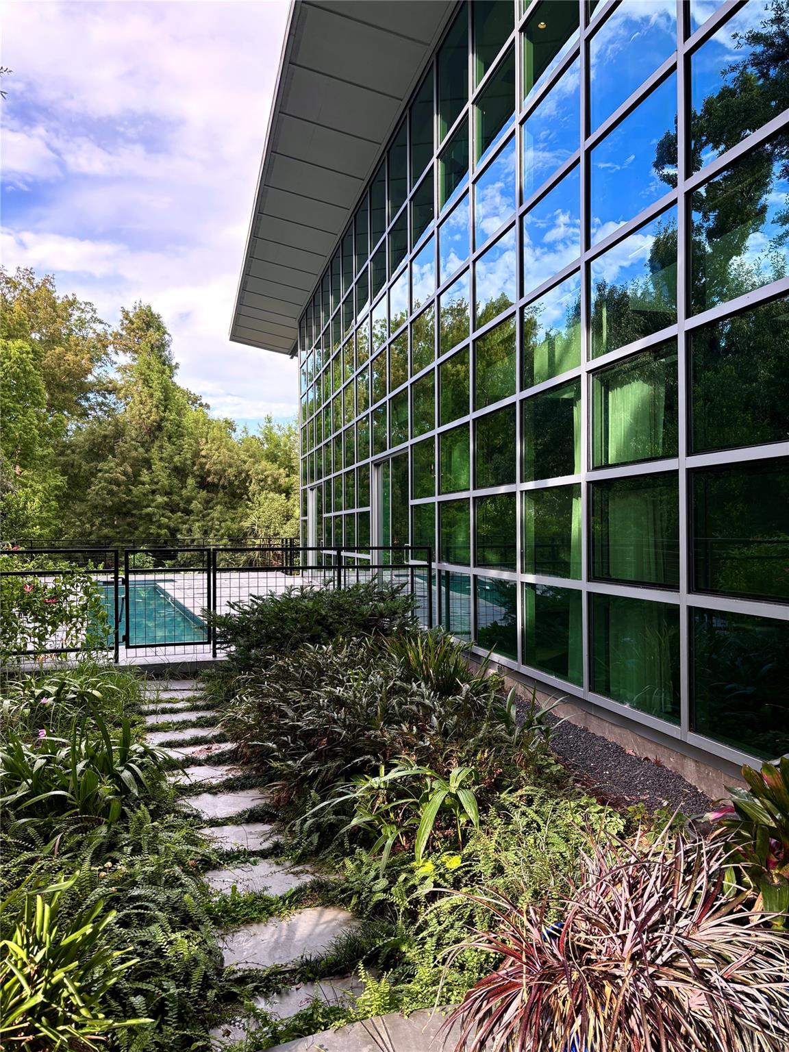 2424 White Oak Drive