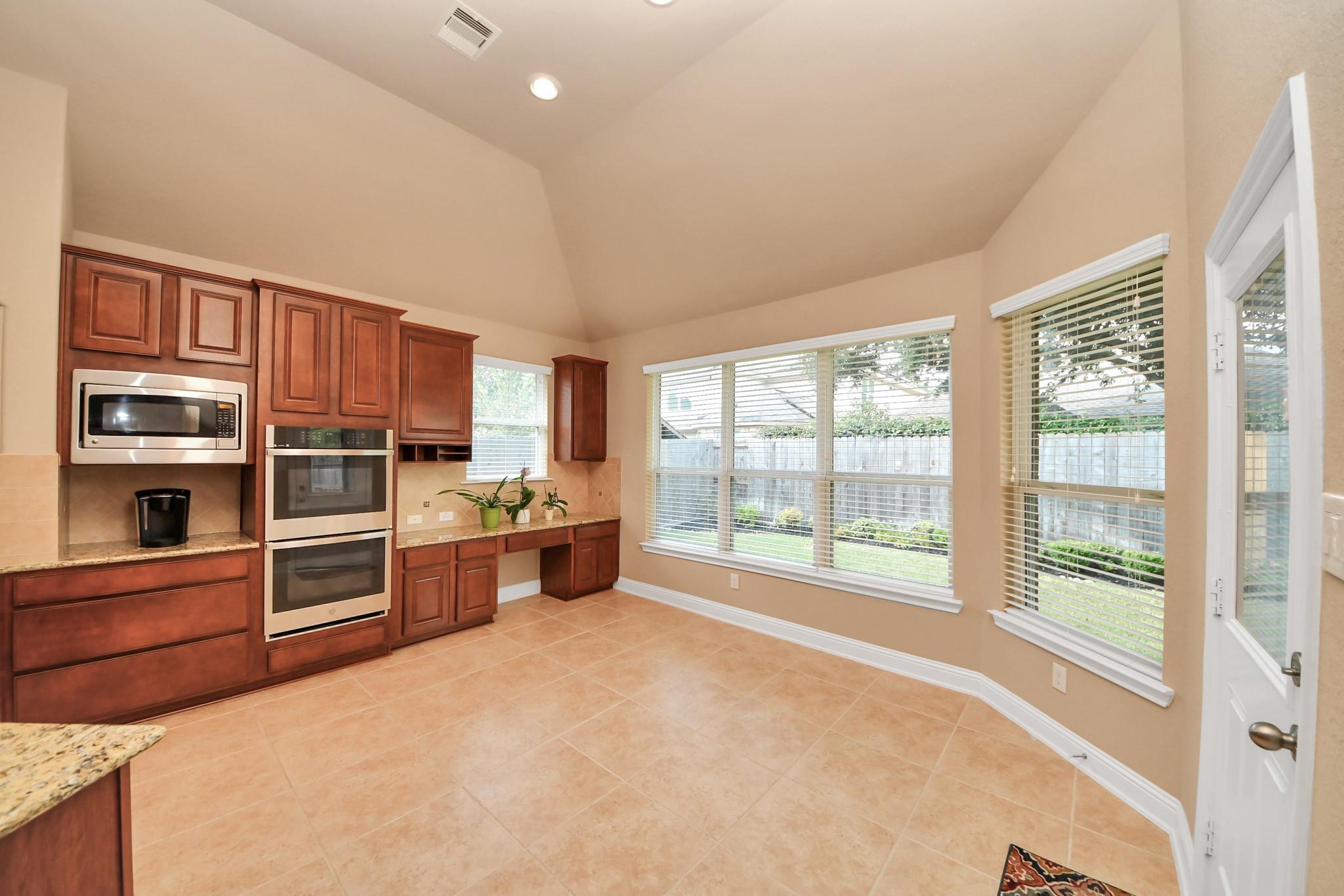 5806 Oakdale Meadows