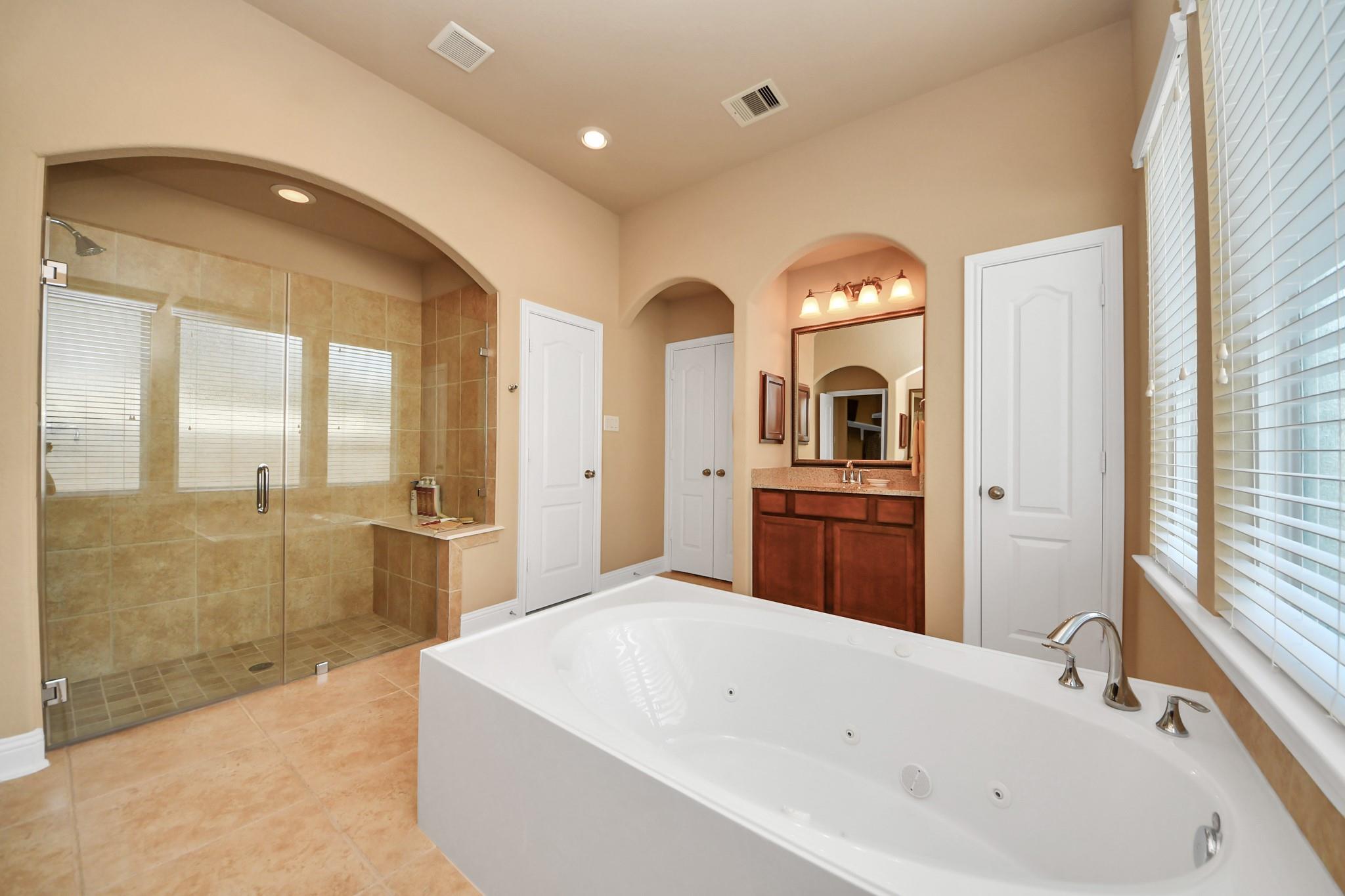 5806 Oakdale Meadows