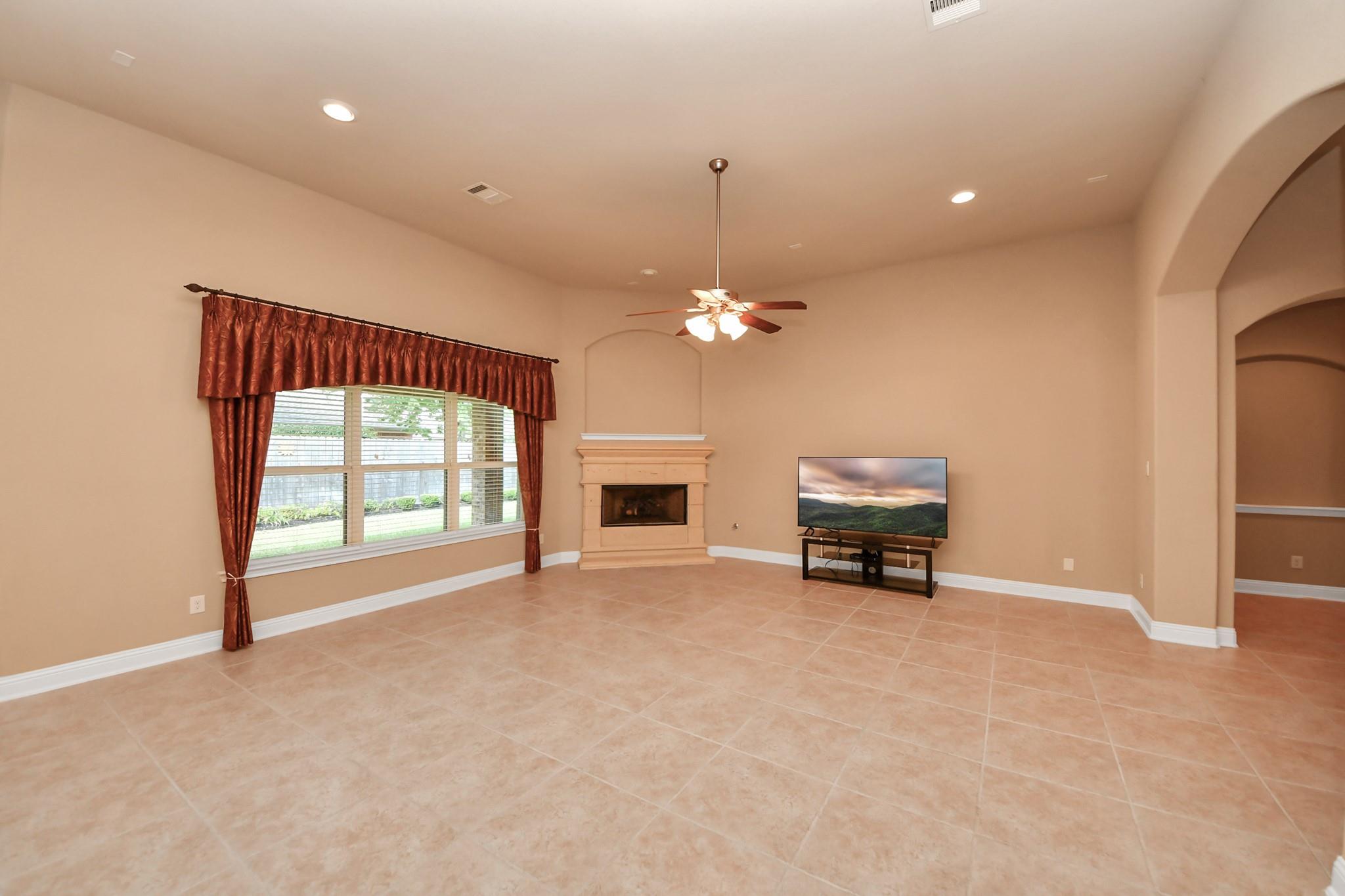 5806 Oakdale Meadows