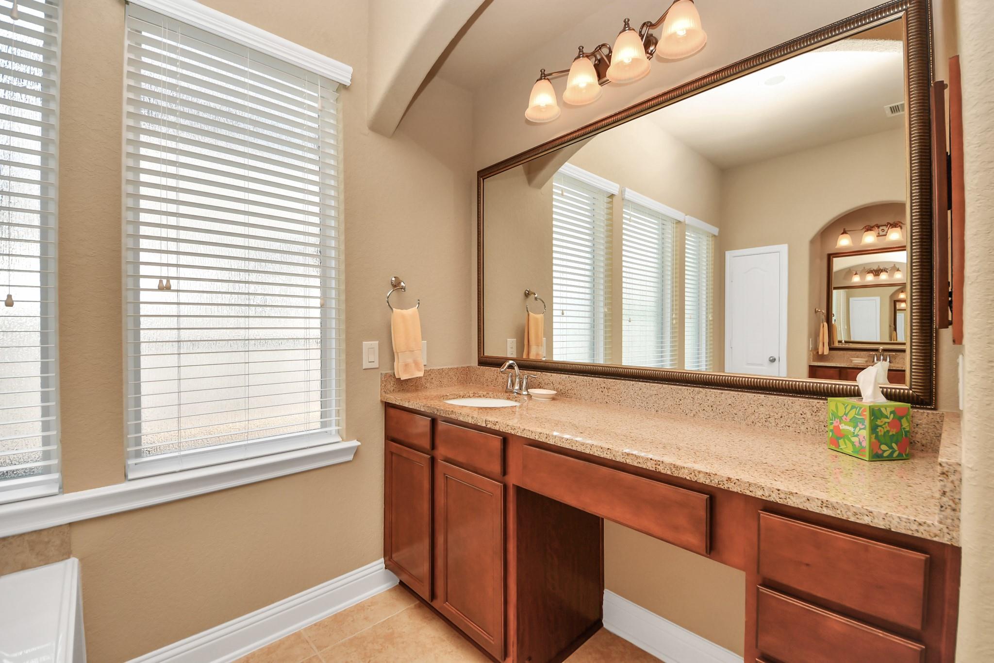 5806 Oakdale Meadows