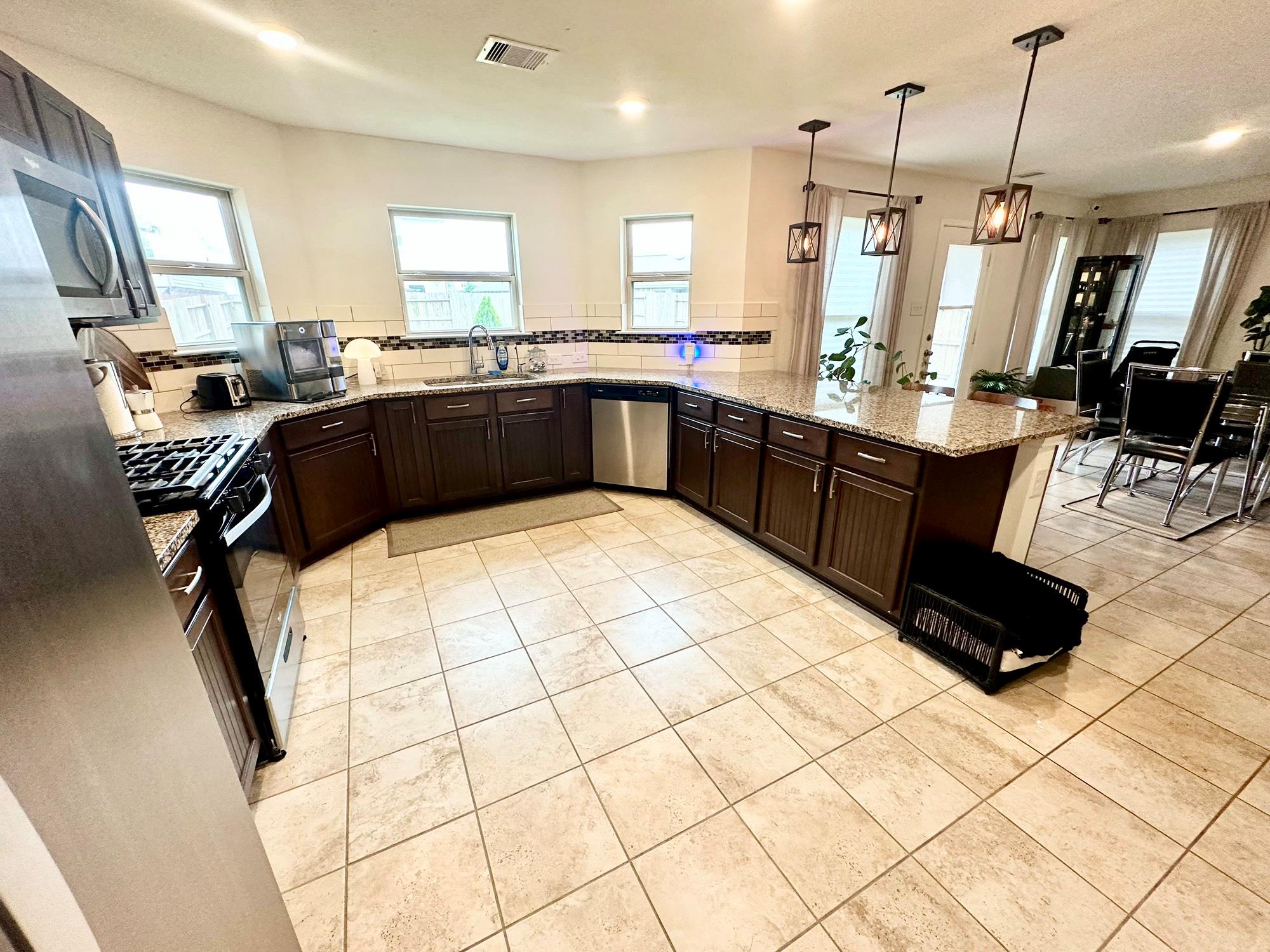 25323 Queens Causeway Lane