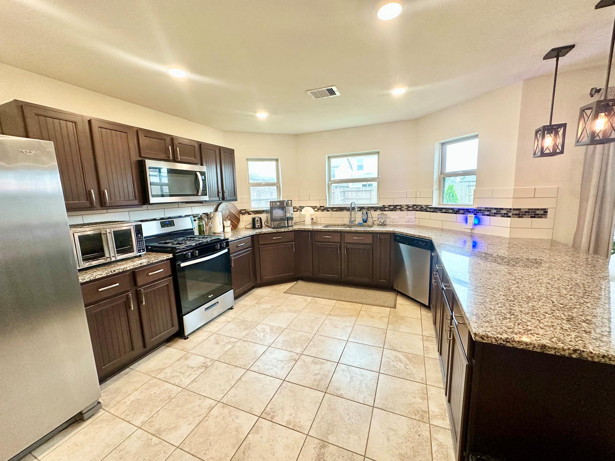 25323 Queens Causeway Lane