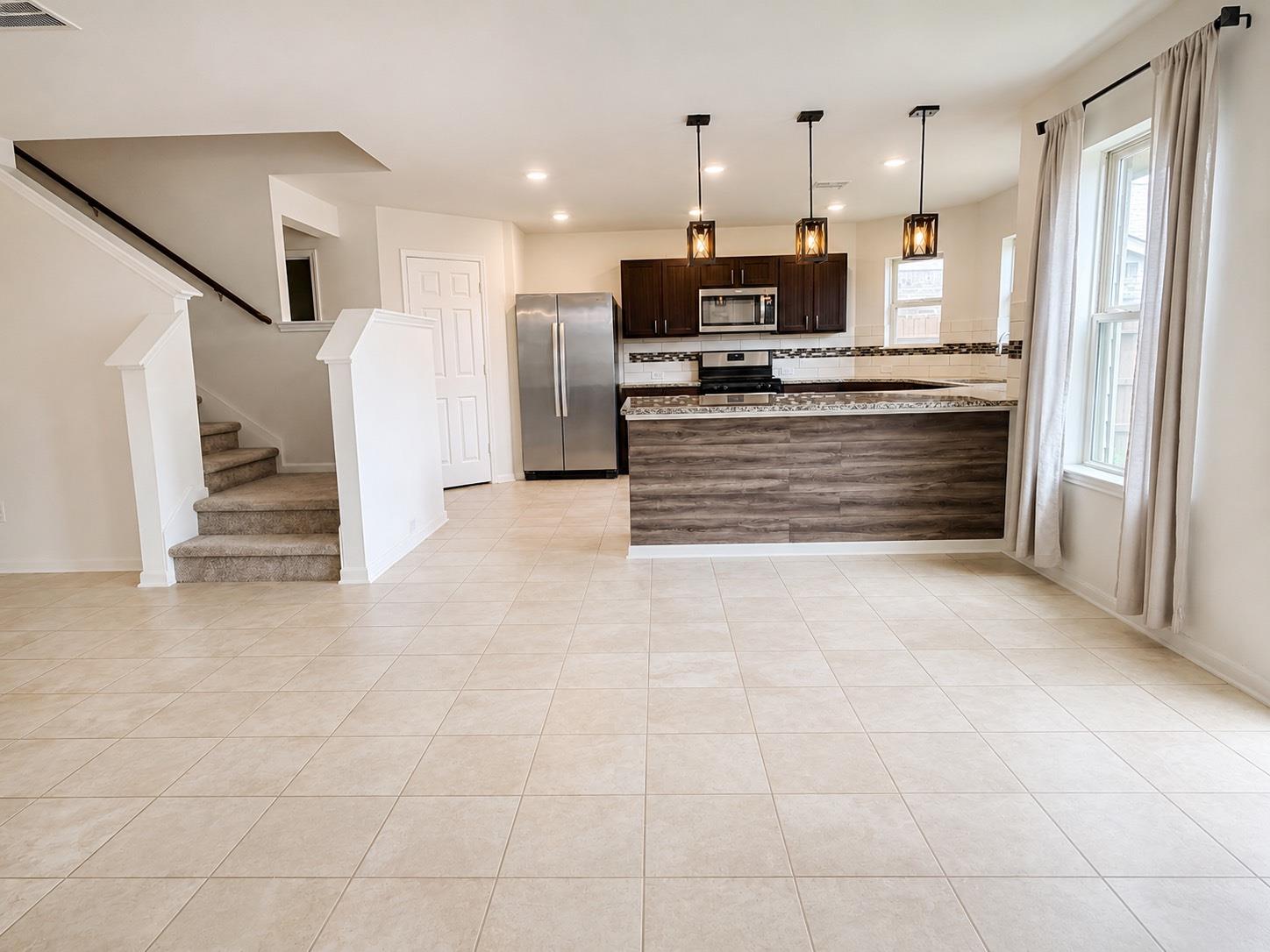 25323 Queens Causeway Lane