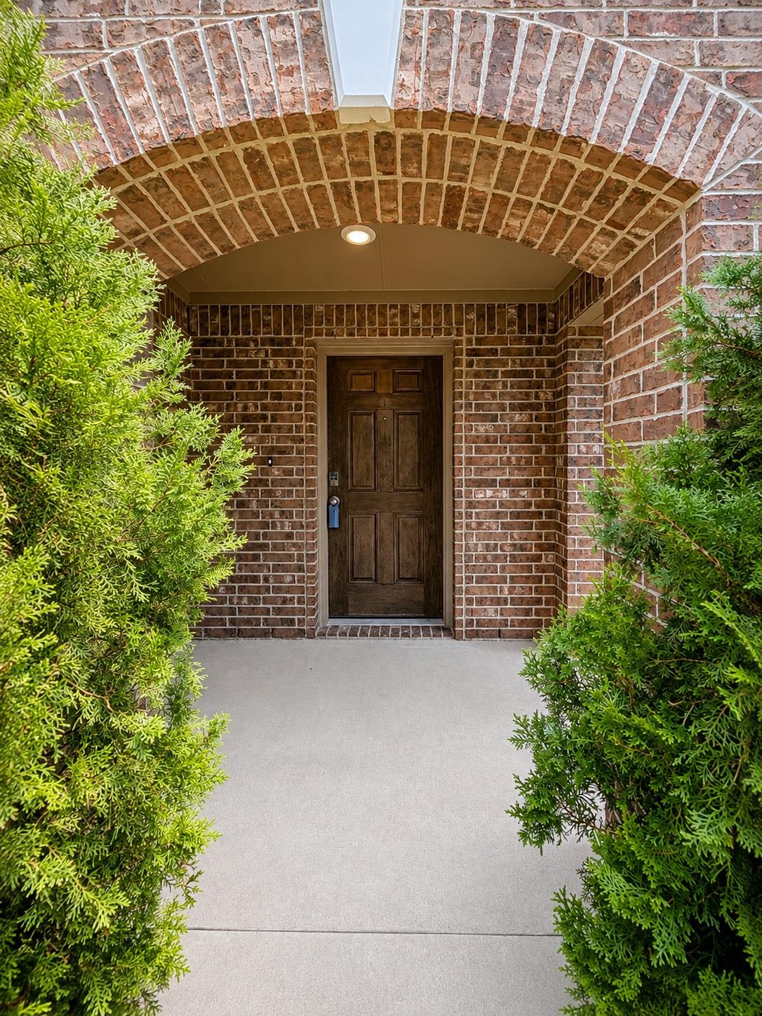 25323 Queens Causeway Lane
