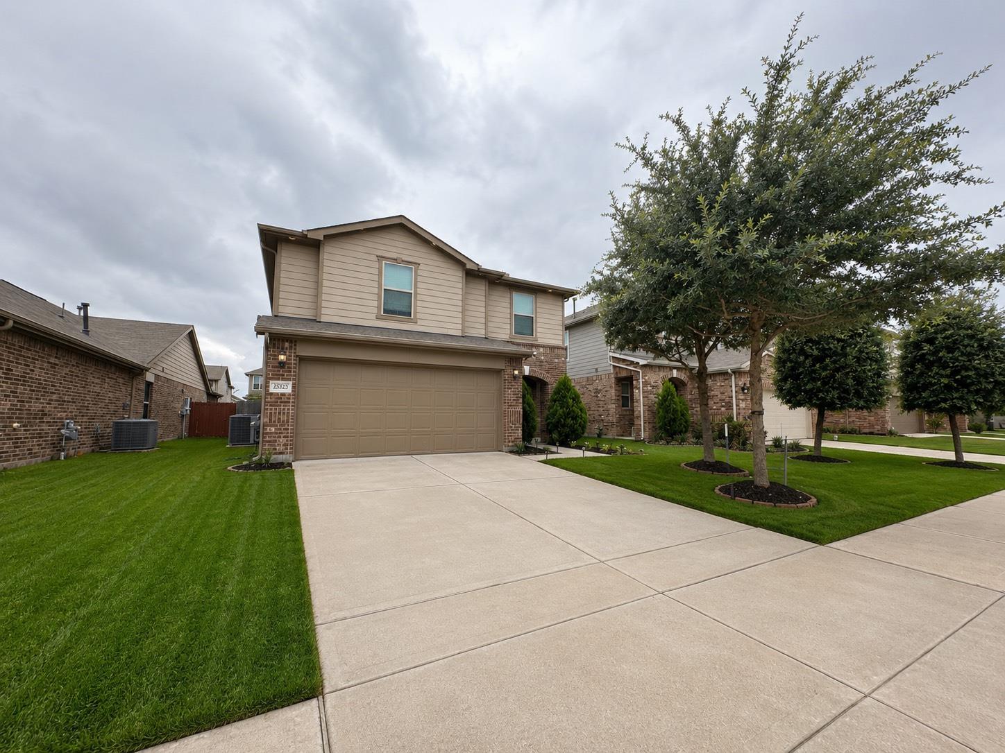 25323 Queens Causeway Lane