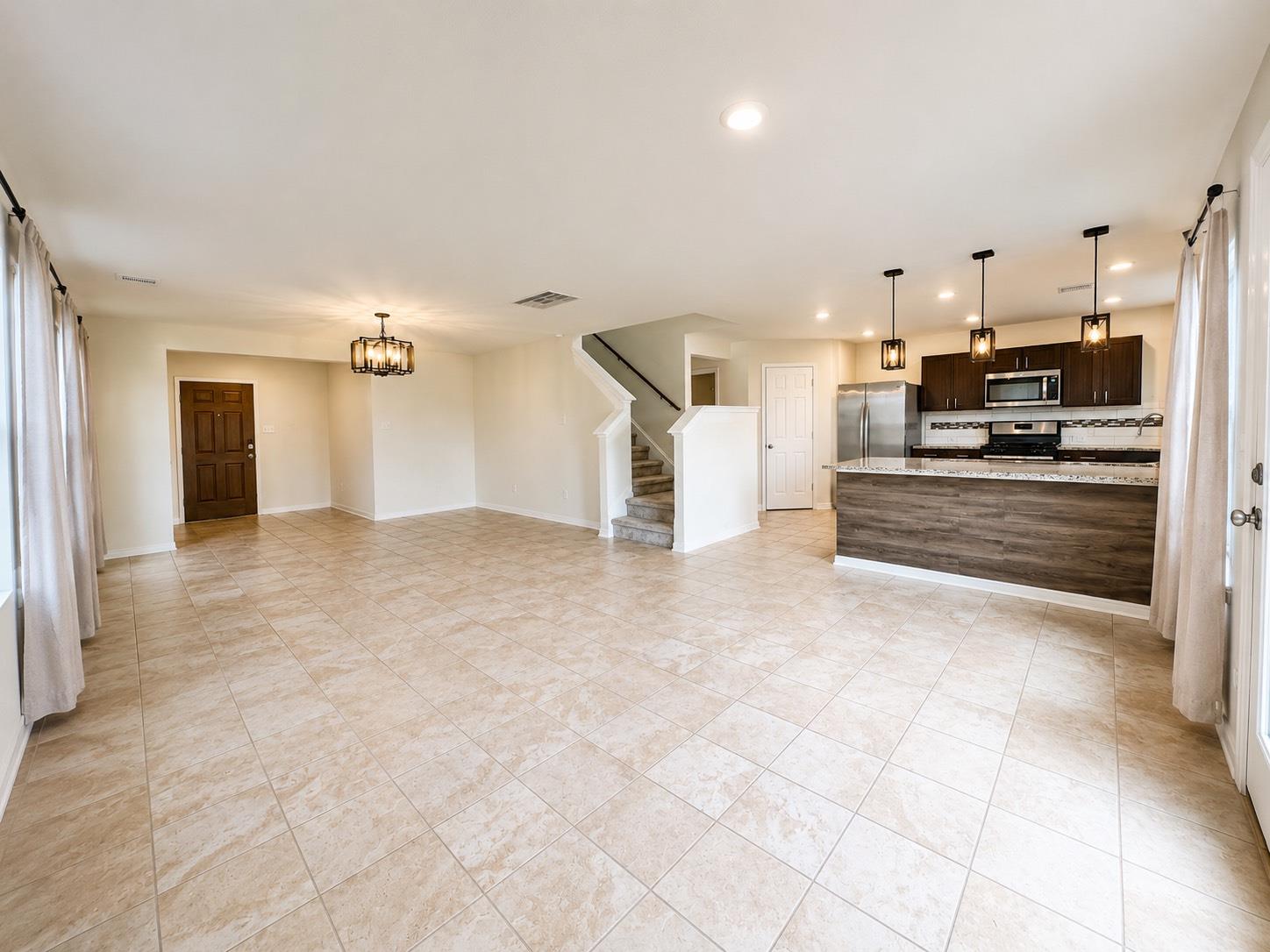 25323 Queens Causeway Lane