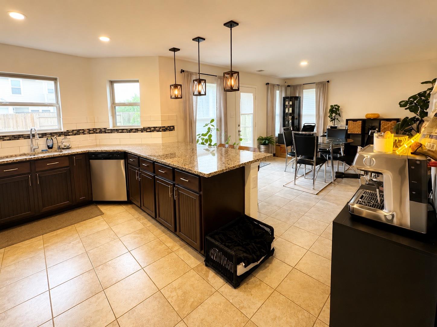 25323 Queens Causeway Lane