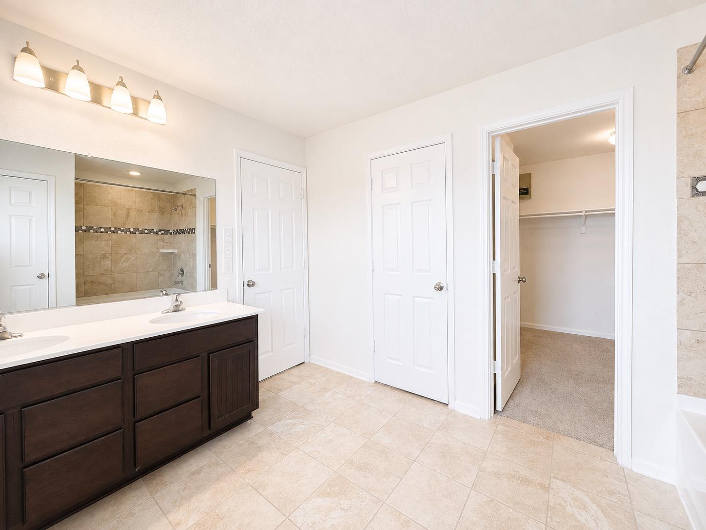 25323 Queens Causeway Lane