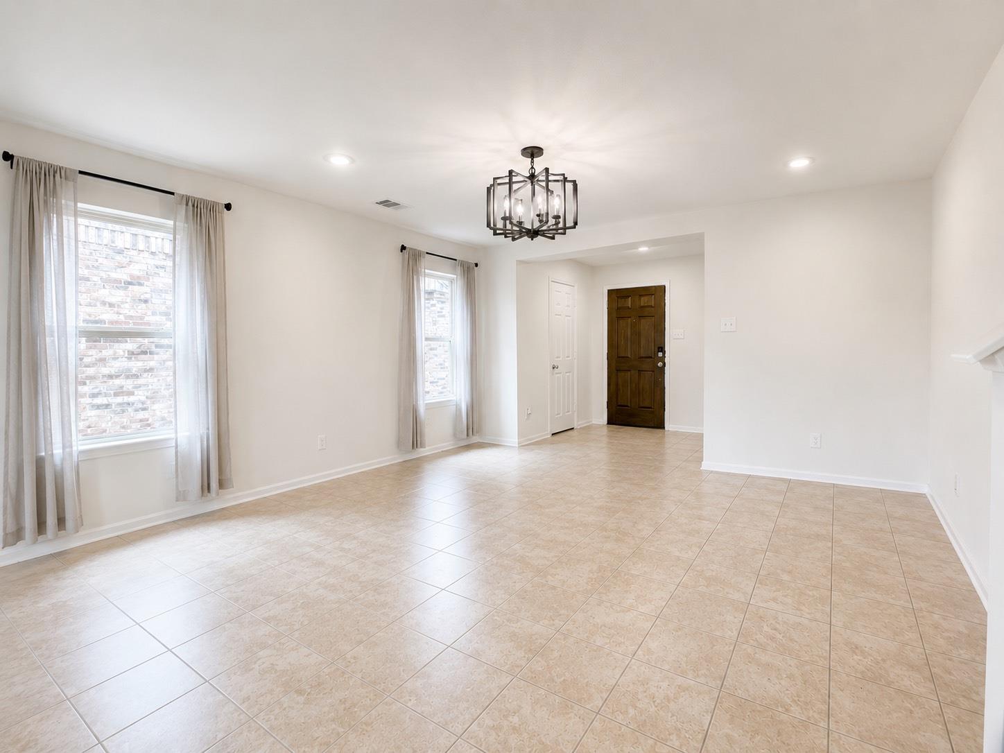 25323 Queens Causeway Lane