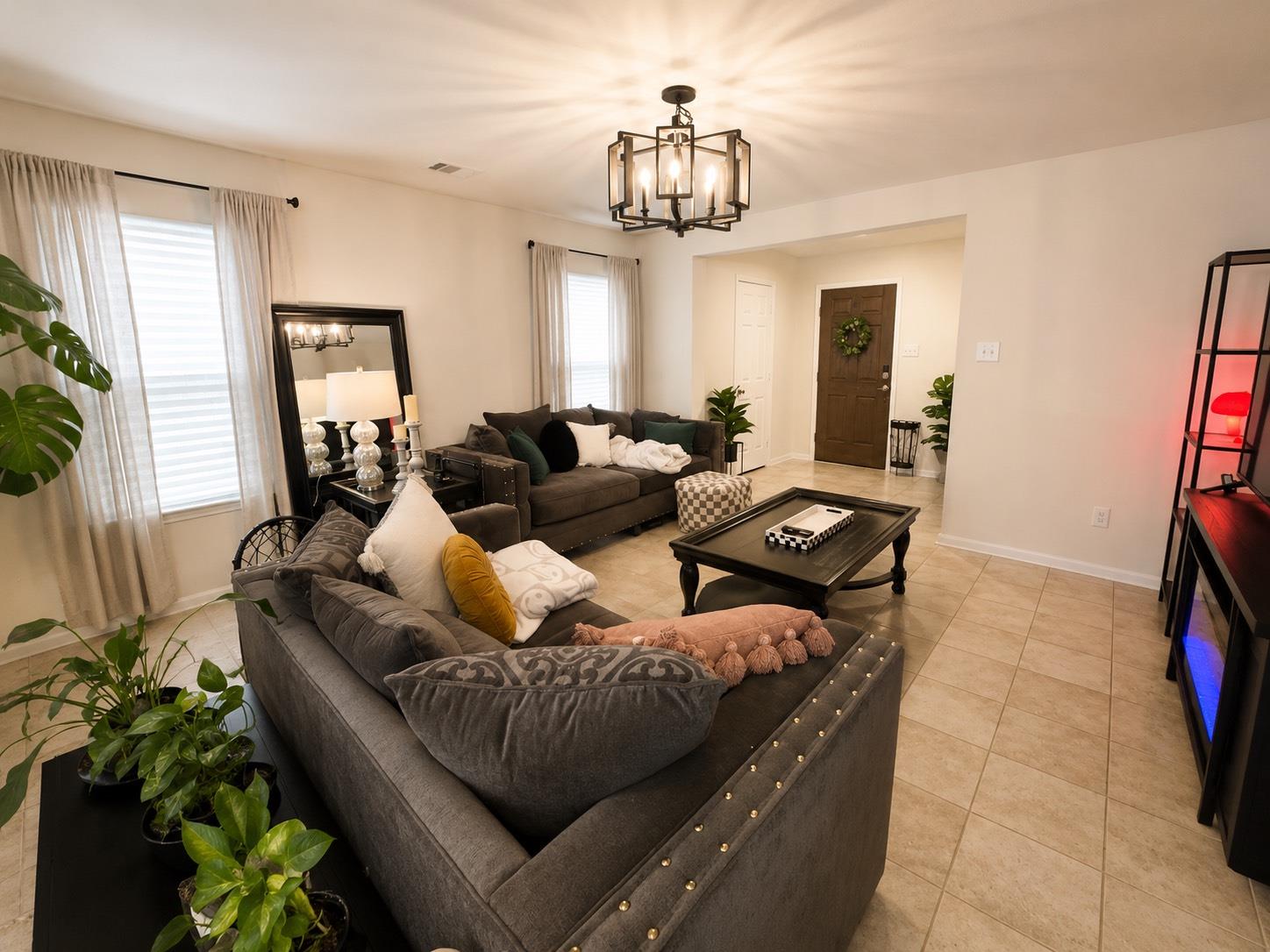 25323 Queens Causeway Lane