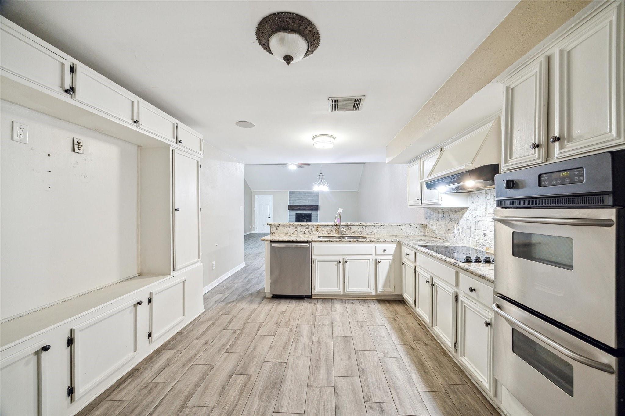 12007 Fairpoint Drive