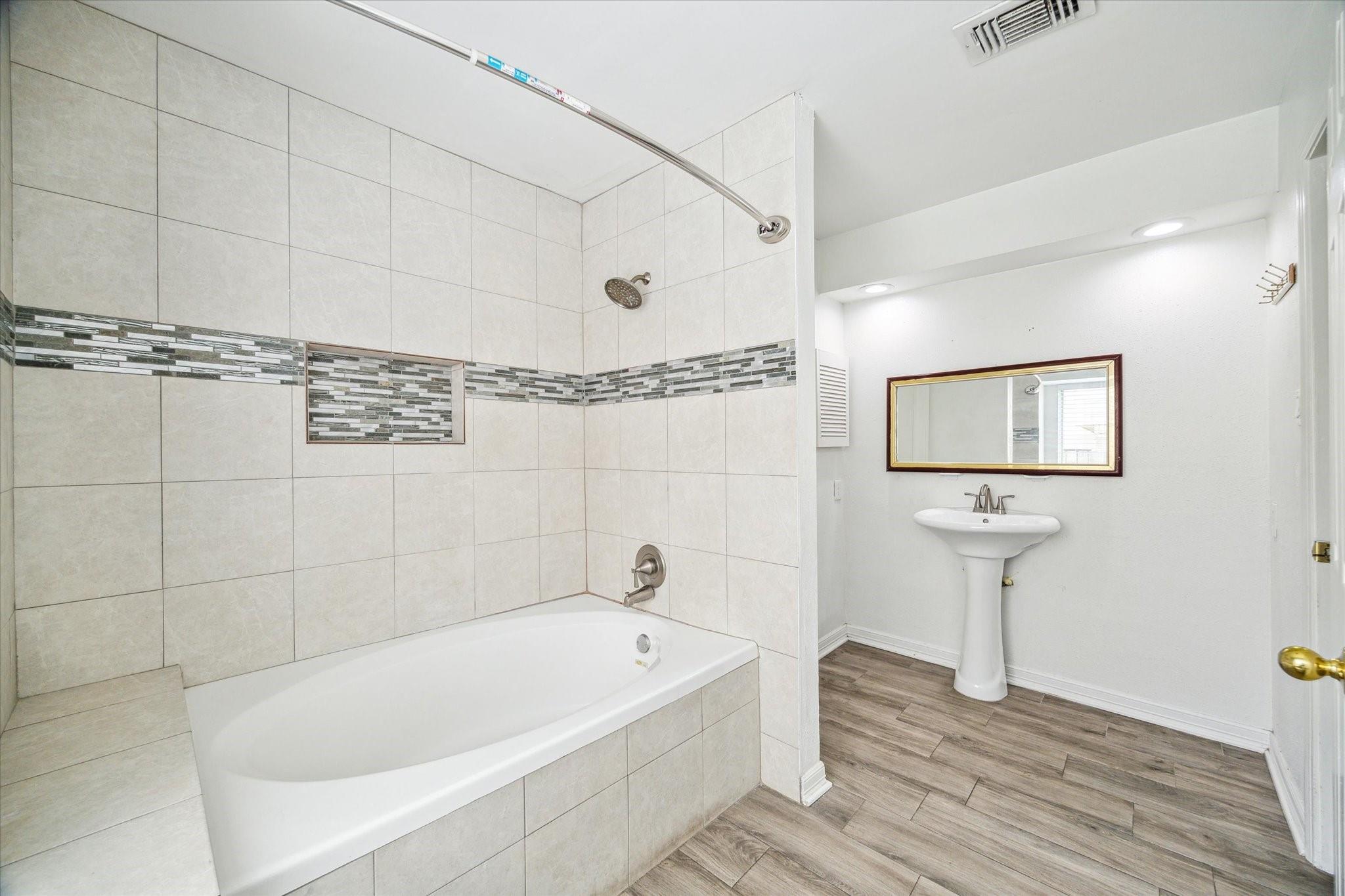 12007 Fairpoint Drive