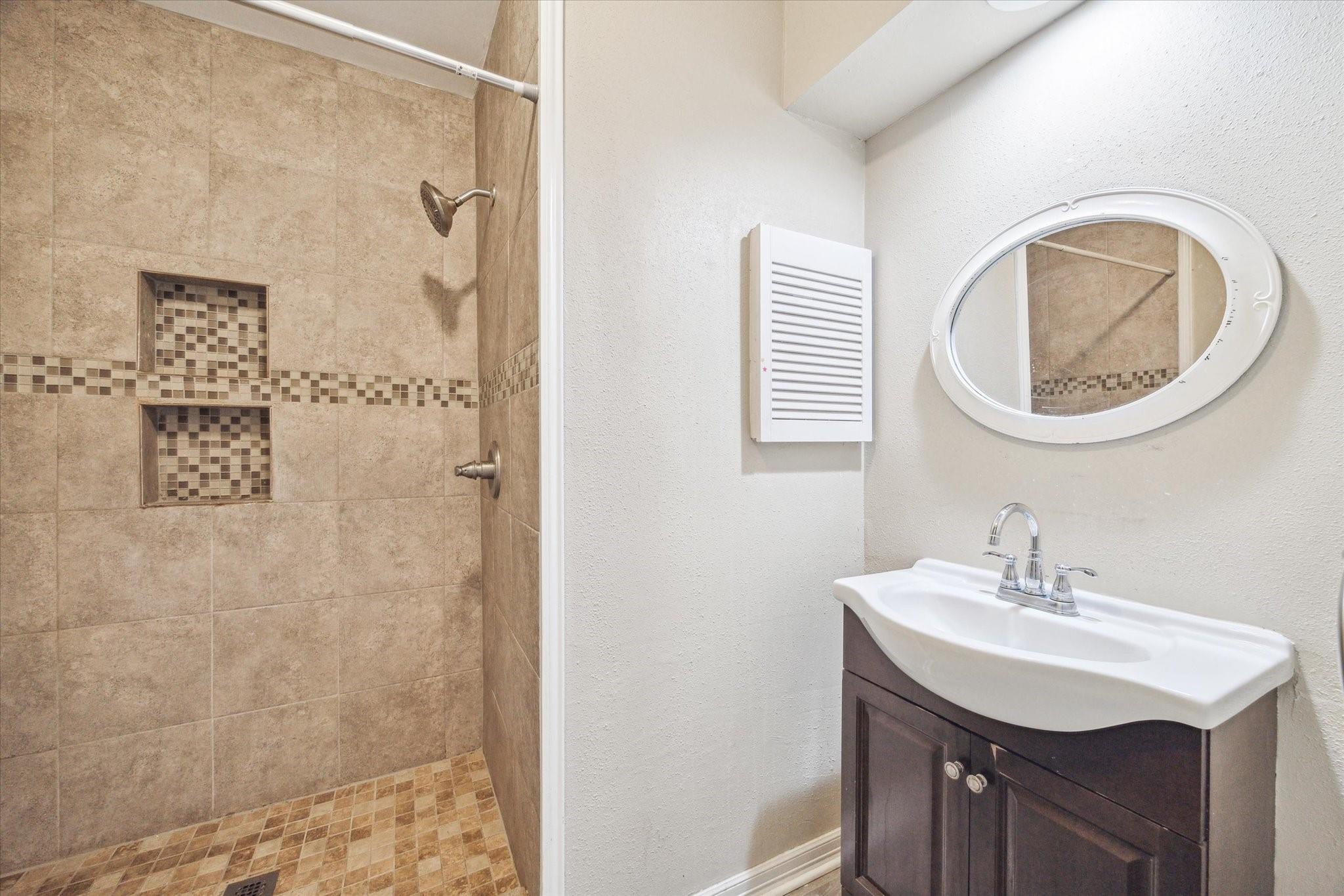 12007 Fairpoint Drive