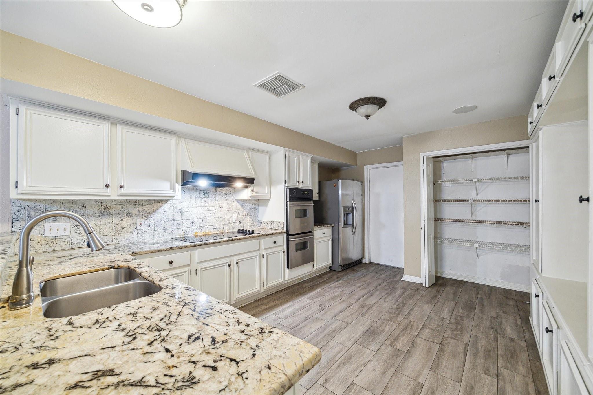 12007 Fairpoint Drive