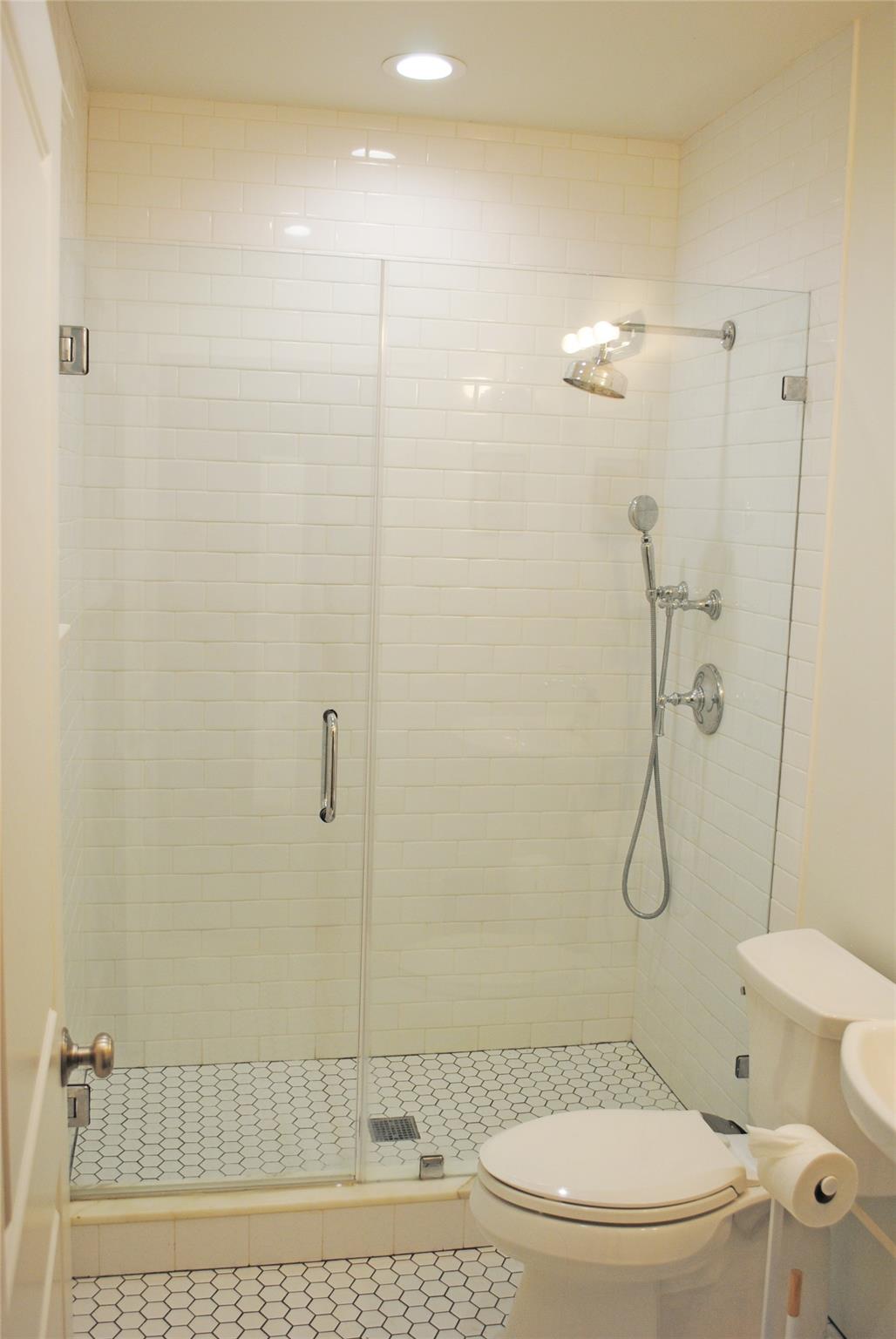 508 Bayland Avenue Unit: 1/2