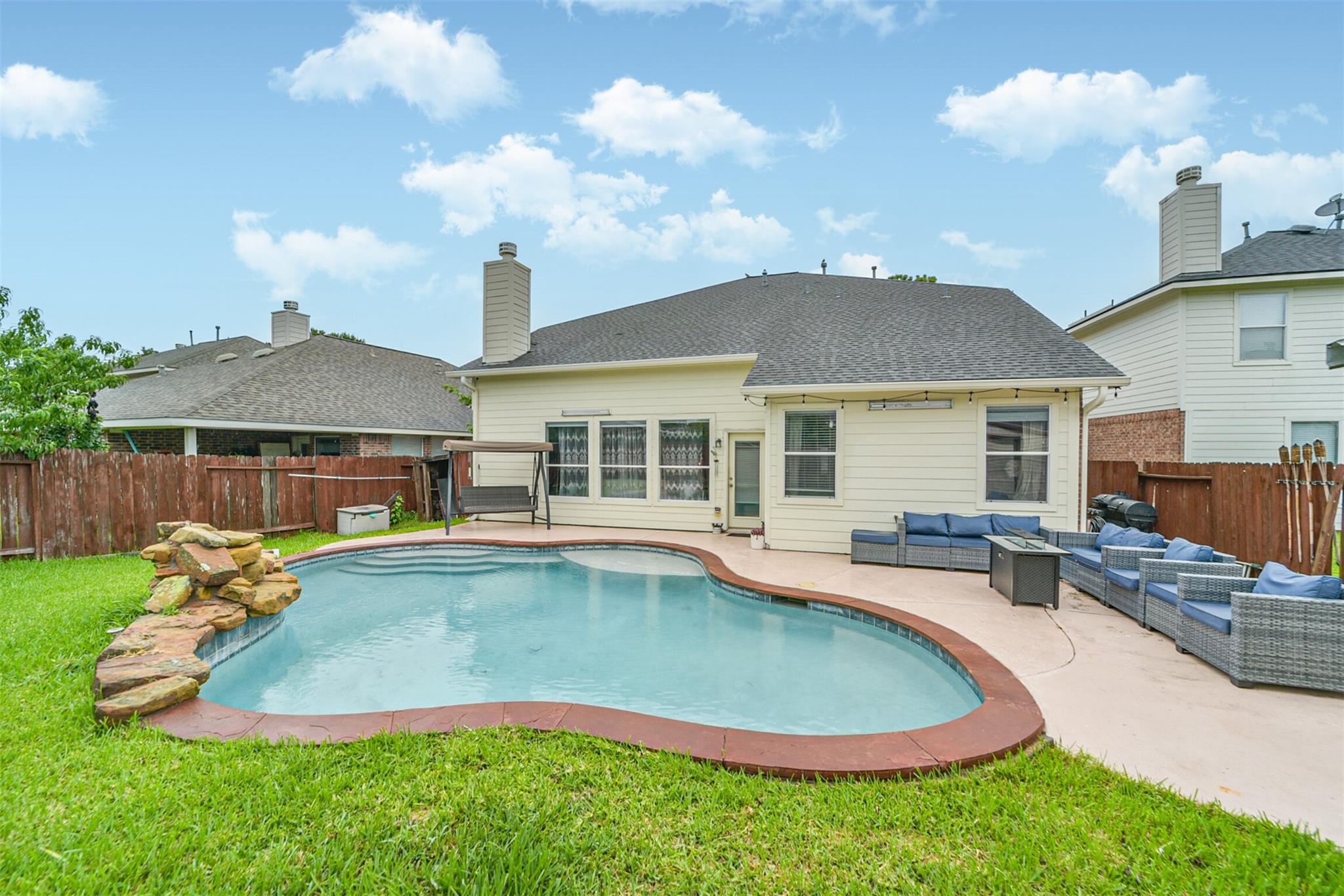 24619 Hampton Lakes Drive