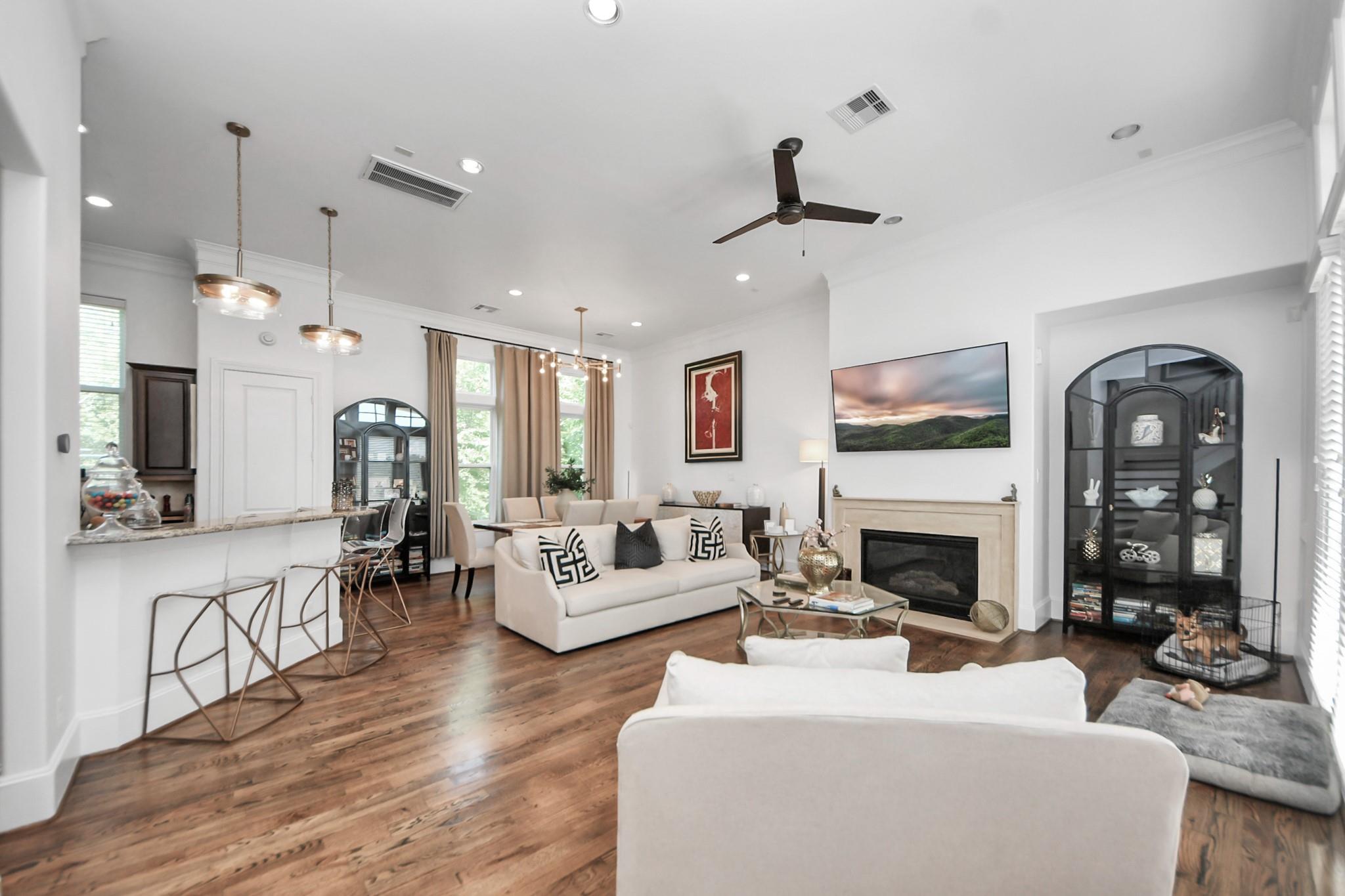 8928 Lakeshore Bend Drive