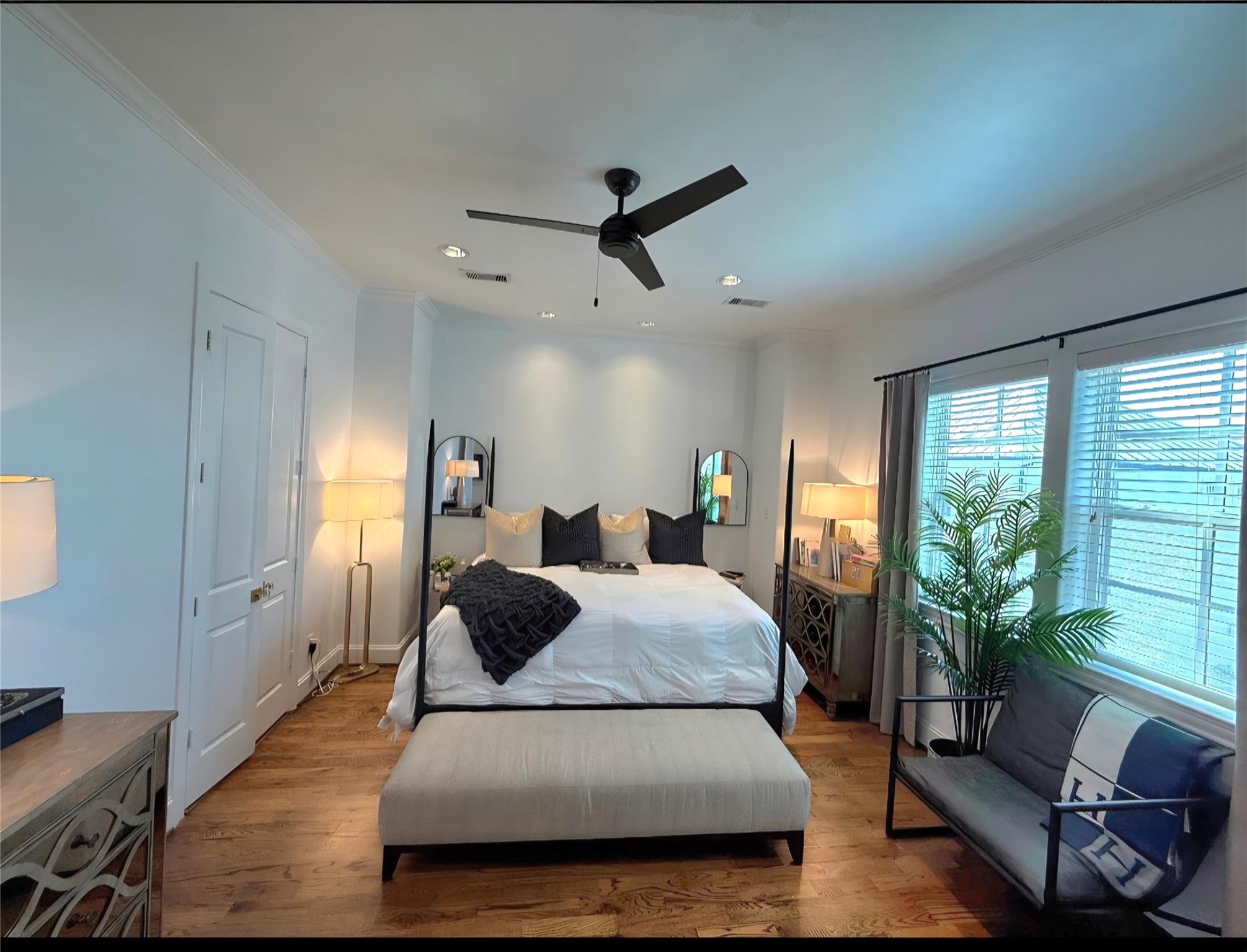 8928 Lakeshore Bend Drive