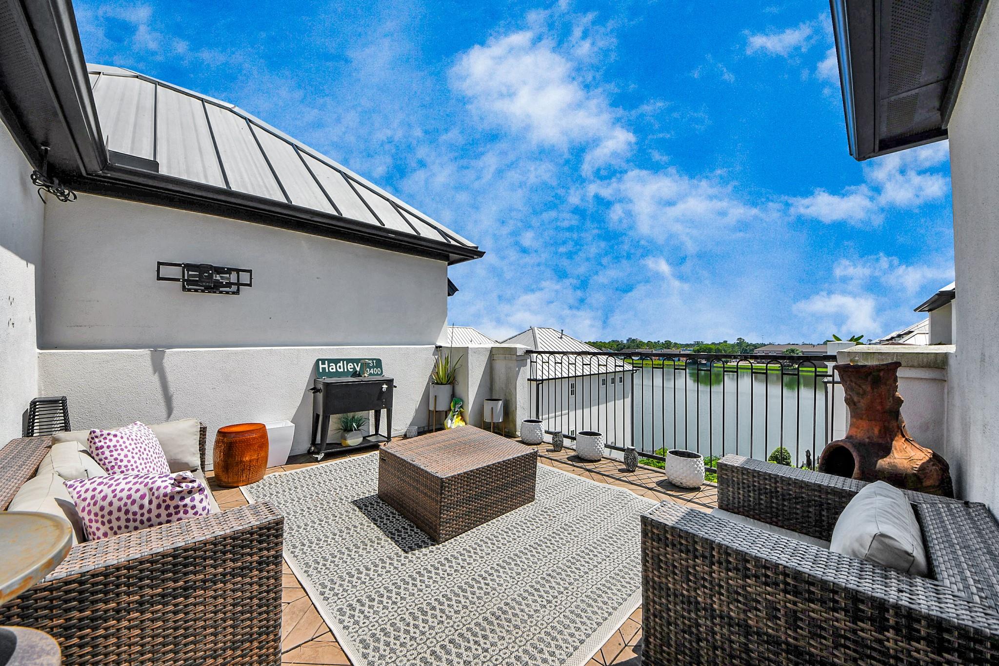 8928 Lakeshore Bend Drive