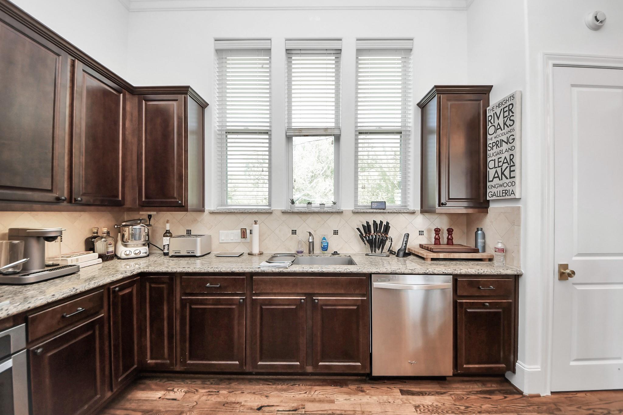 8928 Lakeshore Bend Drive