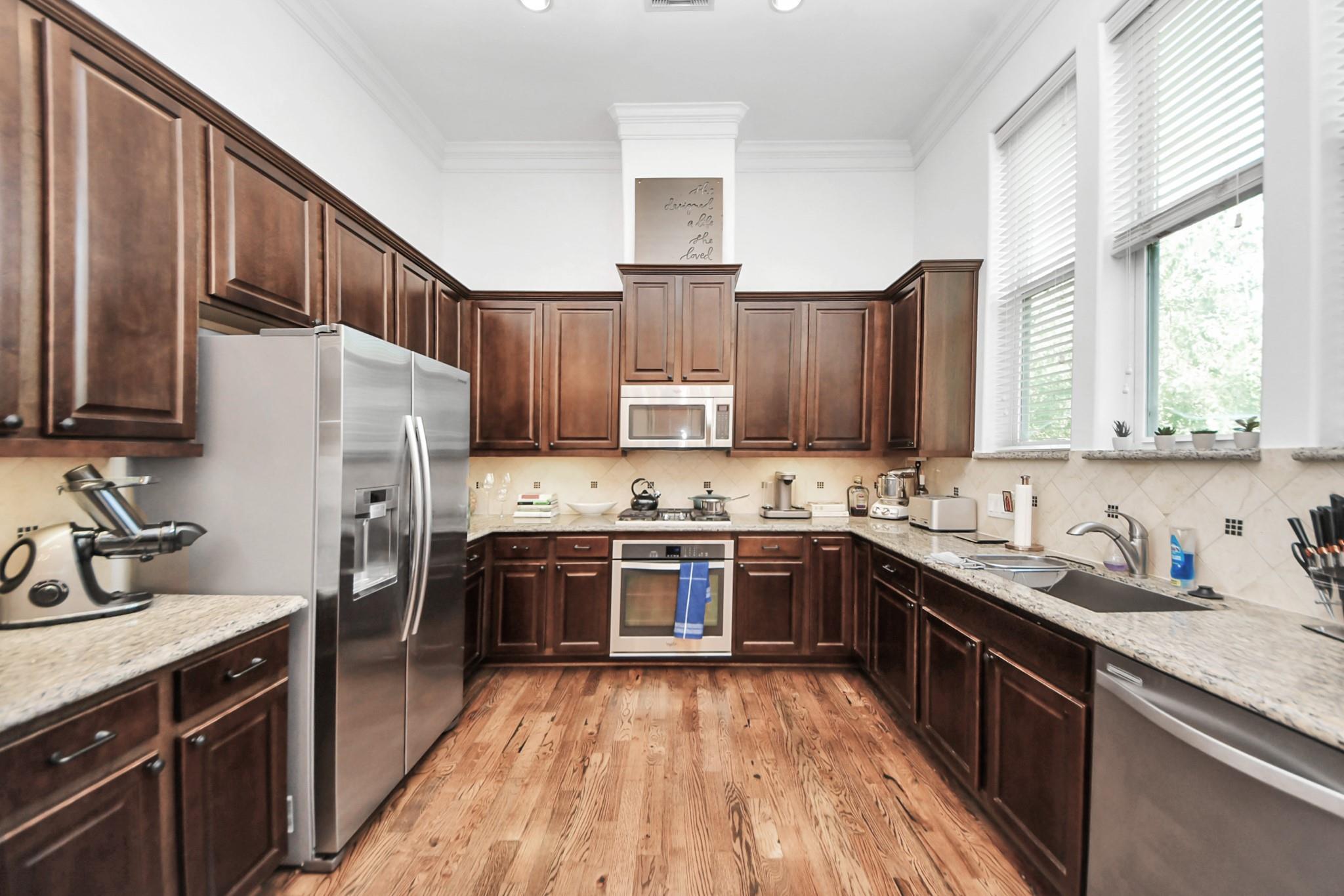 8928 Lakeshore Bend Drive