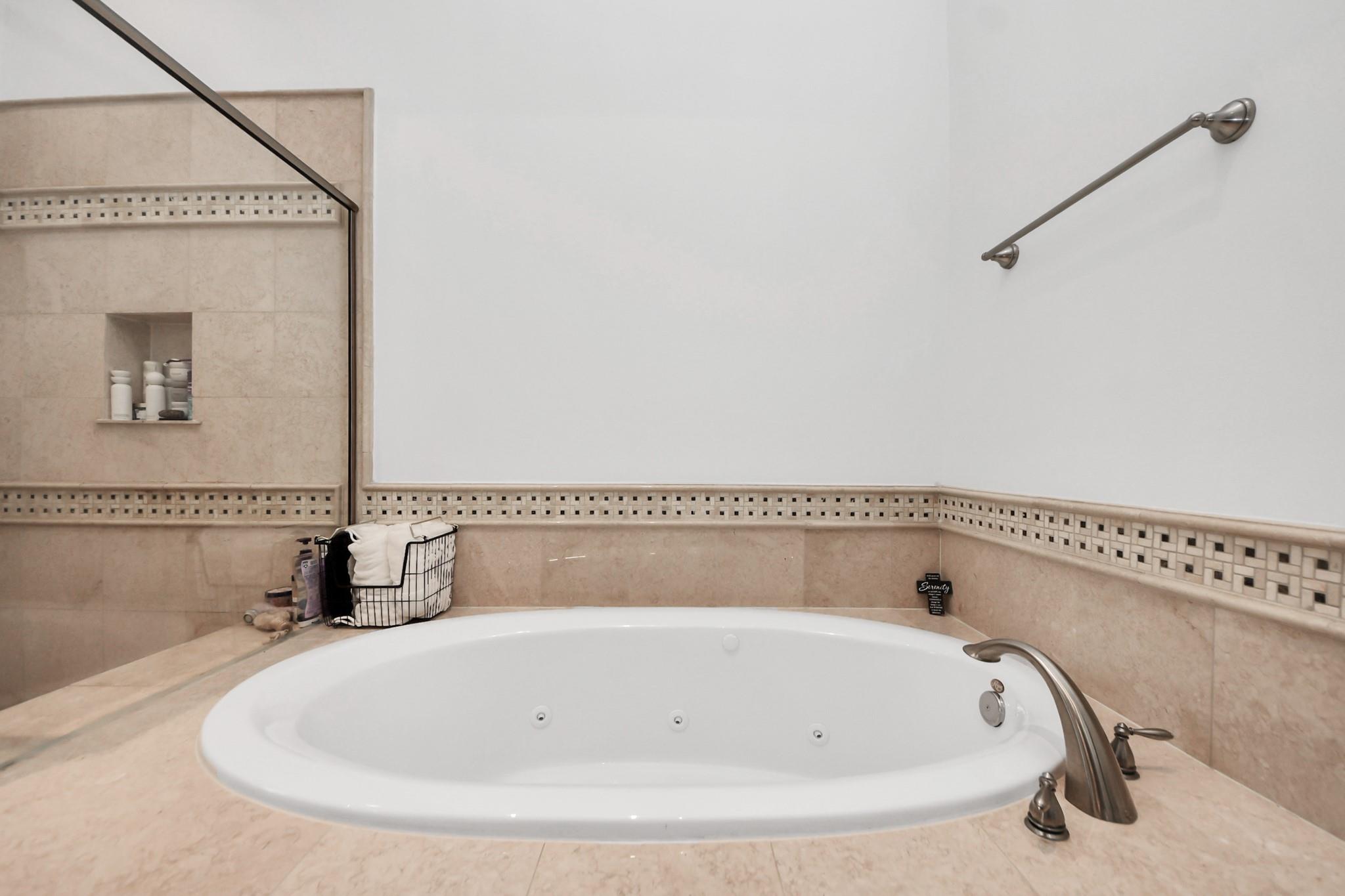 8928 Lakeshore Bend Drive