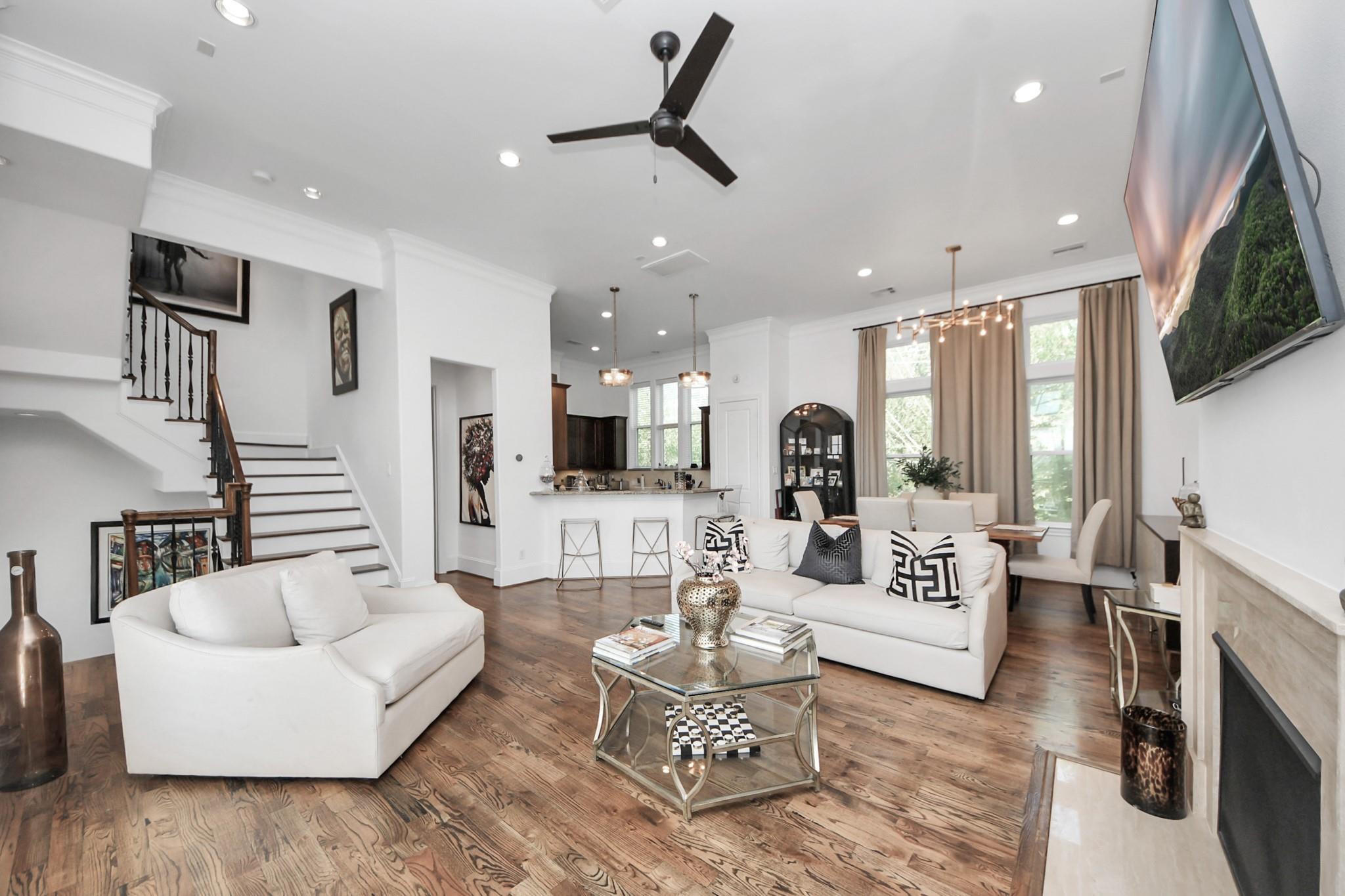 8928 Lakeshore Bend Drive